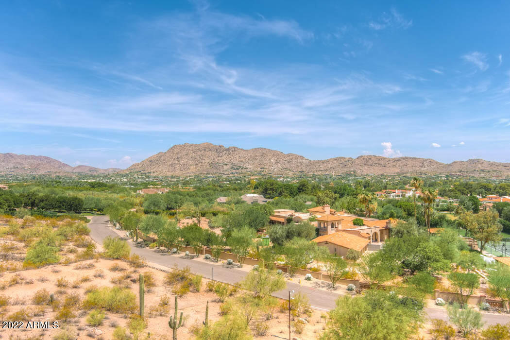 5630 N CAMELDALE Way, 31