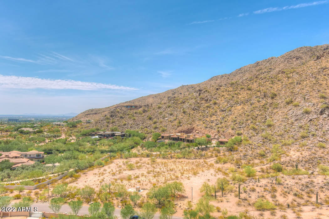 5630 N CAMELDALE Way, 31