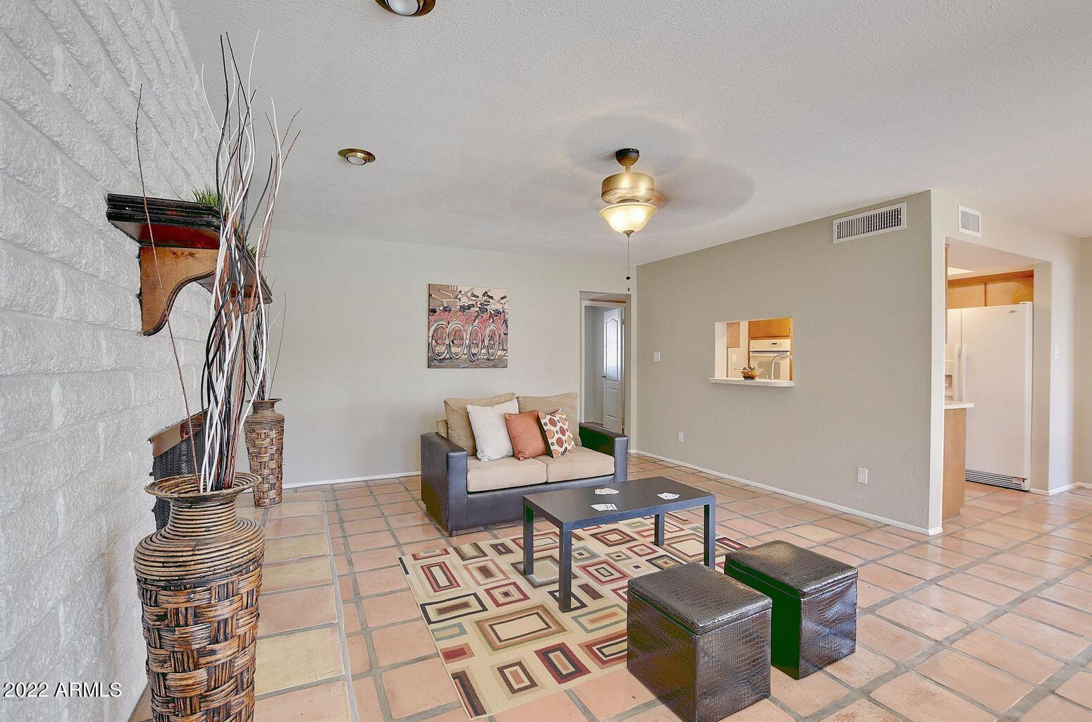 1904 E LAGUNA Drive