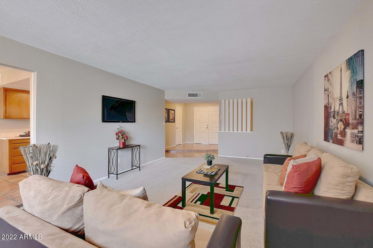 1904 E LAGUNA Drive
