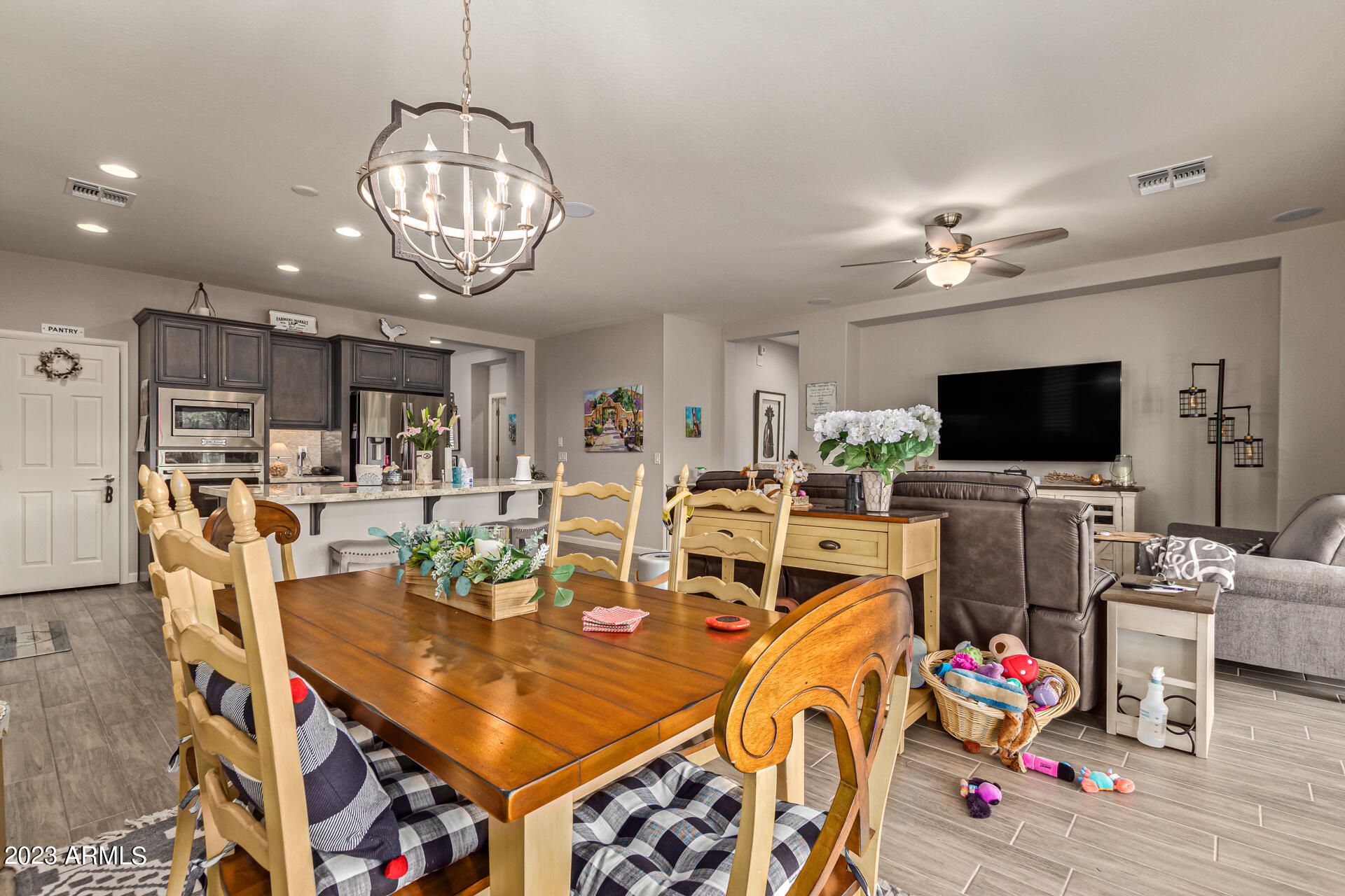 4612 TENDERFOOT Way