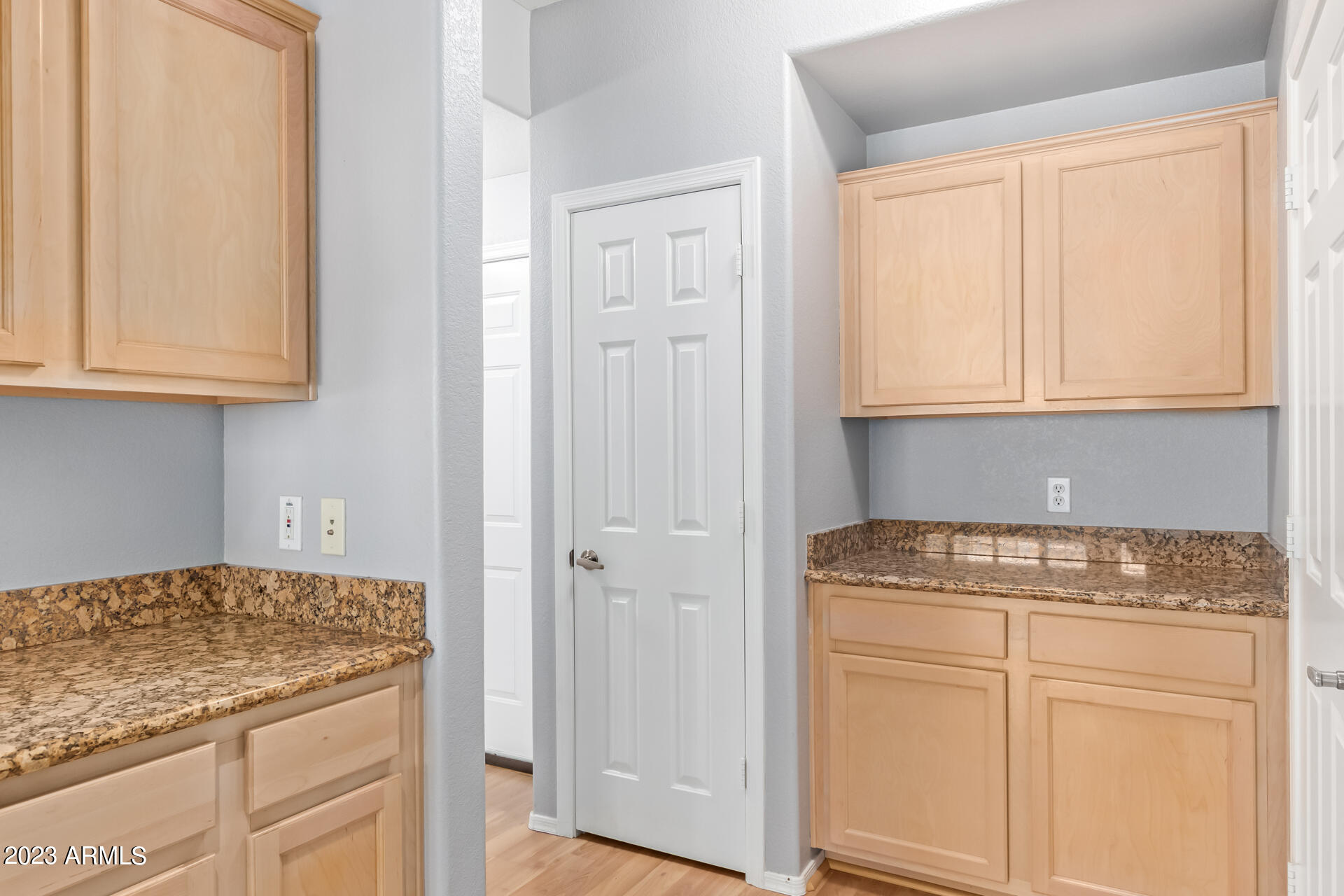 435 W RIO SALADO Parkway, 203