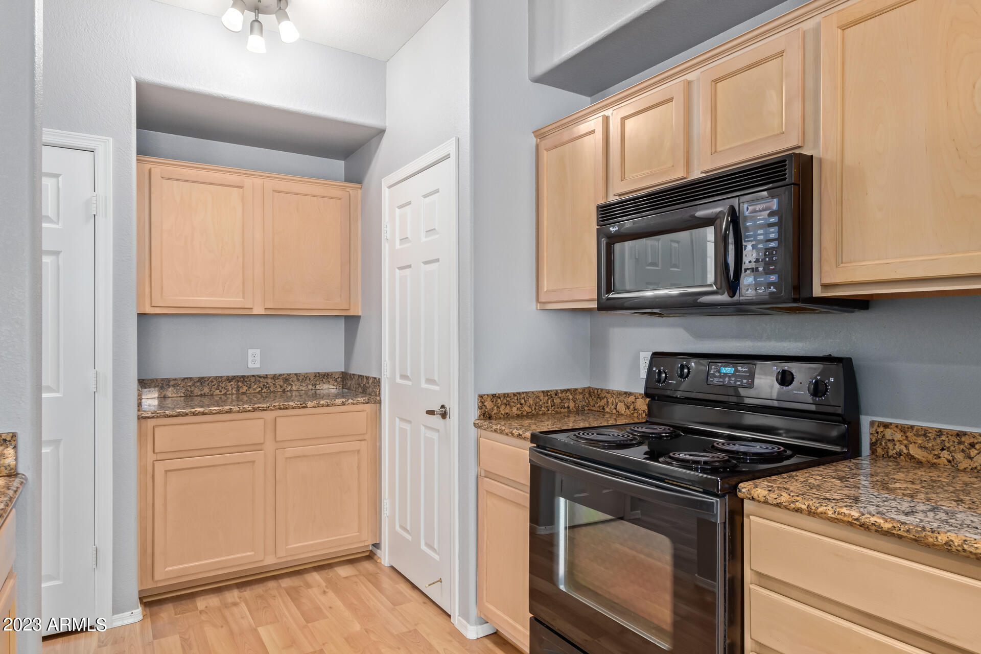 435 W RIO SALADO Parkway, 203
