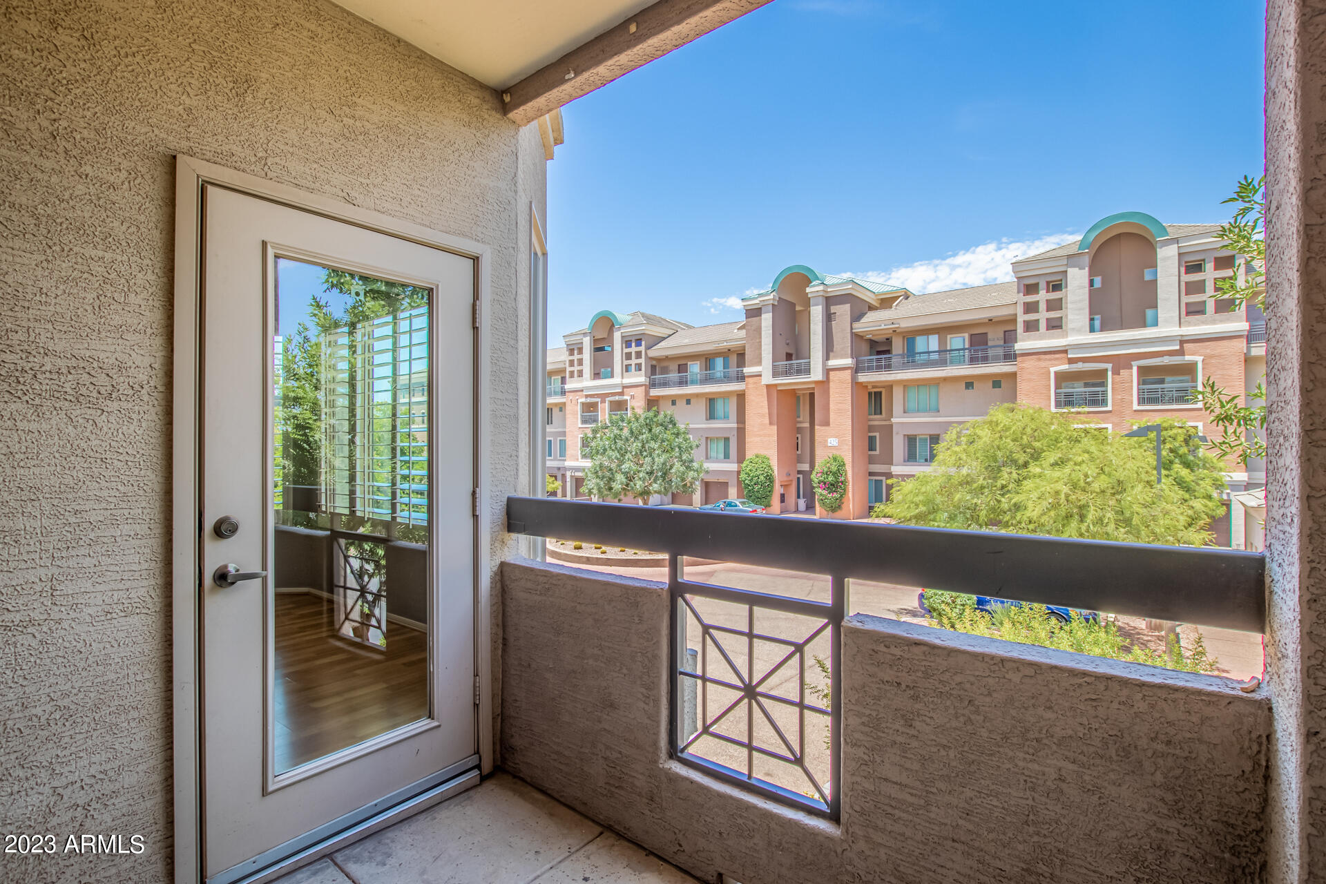 435 W RIO SALADO Parkway, 203