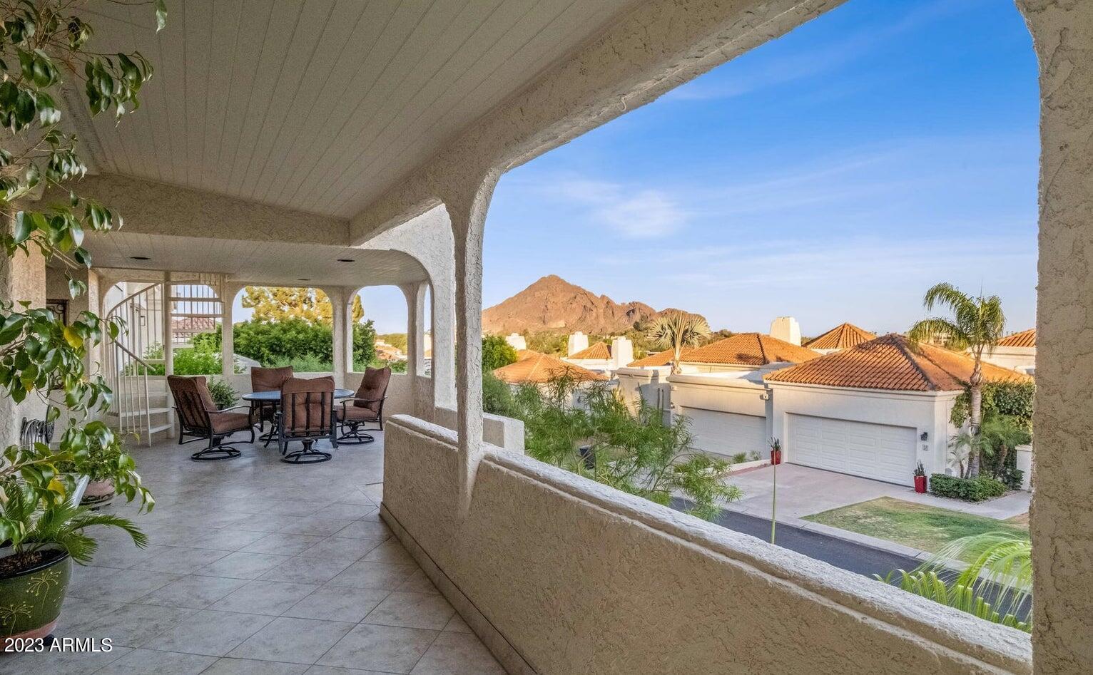 3800 E LINCOLN Drive, 4