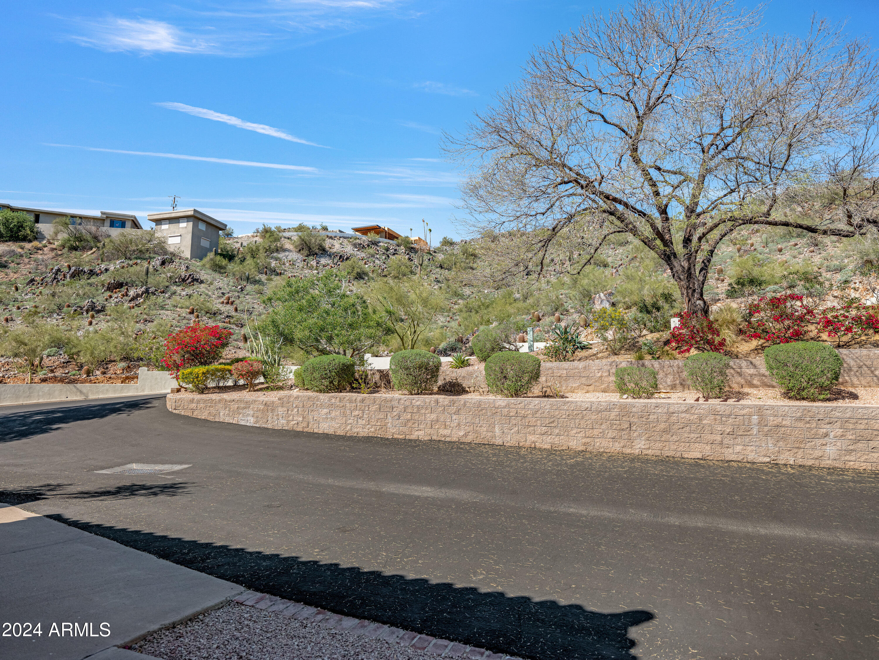 3800 E LINCOLN Drive, 4