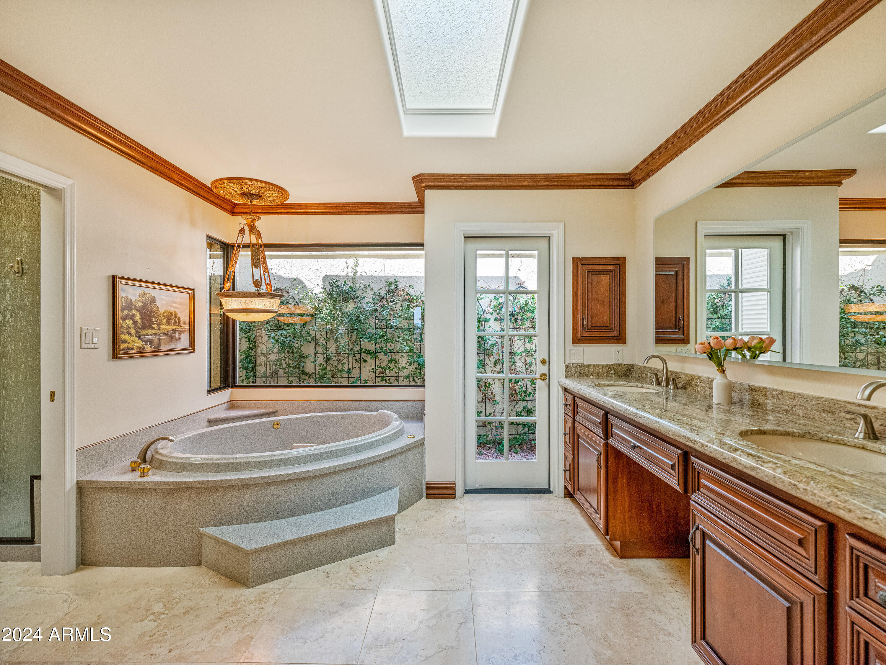 3800 E LINCOLN Drive, 4