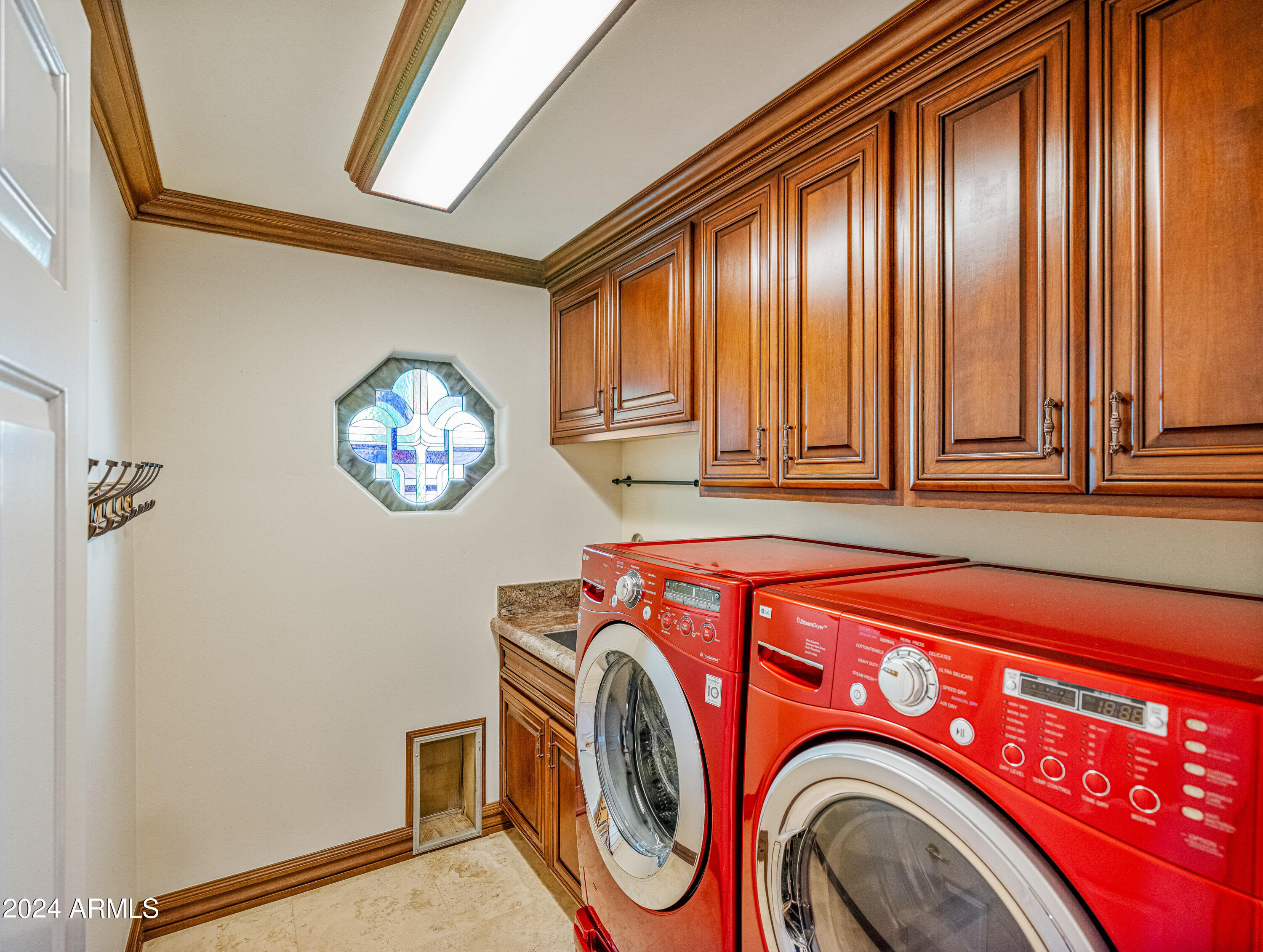 3800 E LINCOLN Drive, 4
