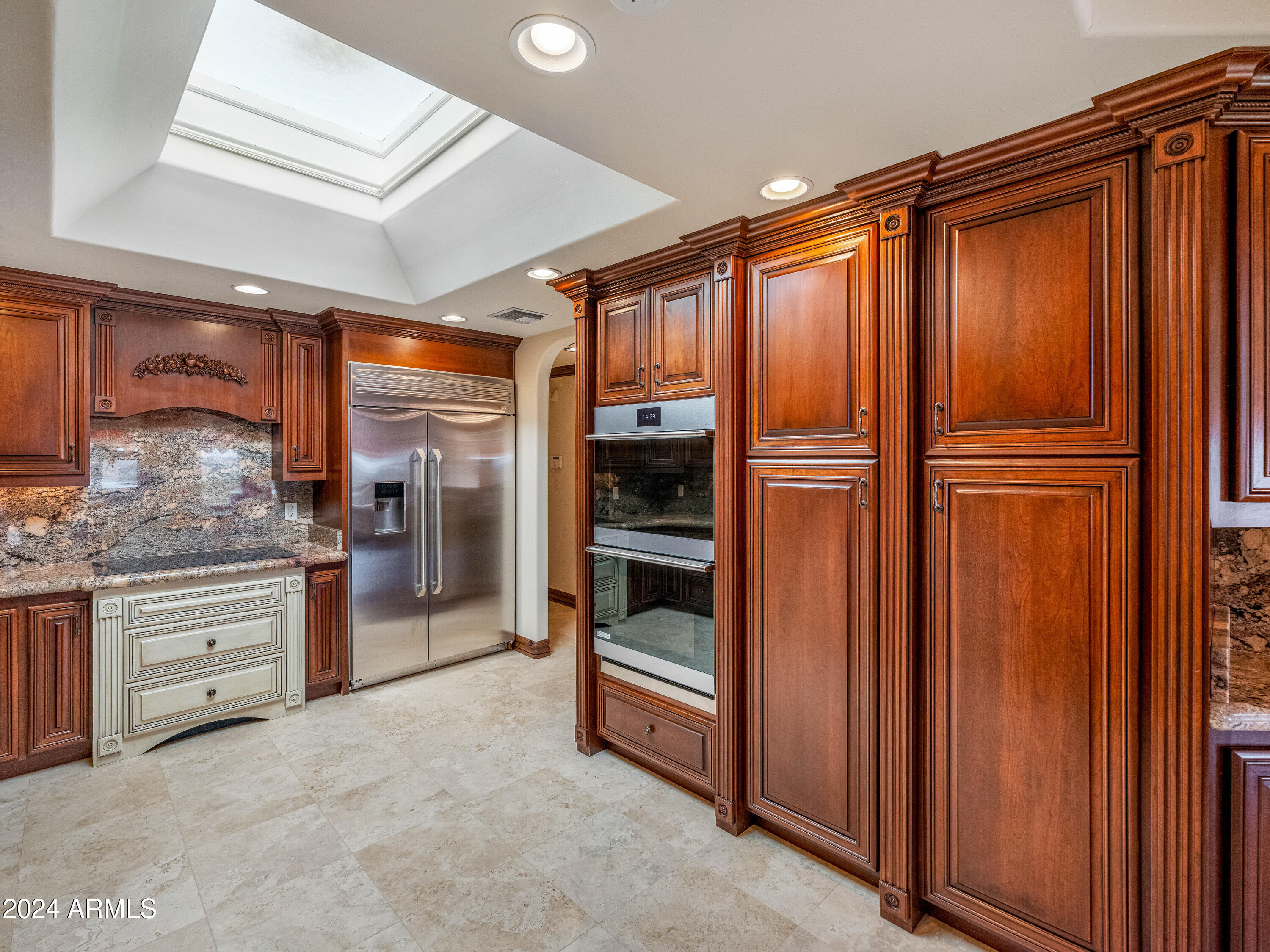 3800 E LINCOLN Drive, 4