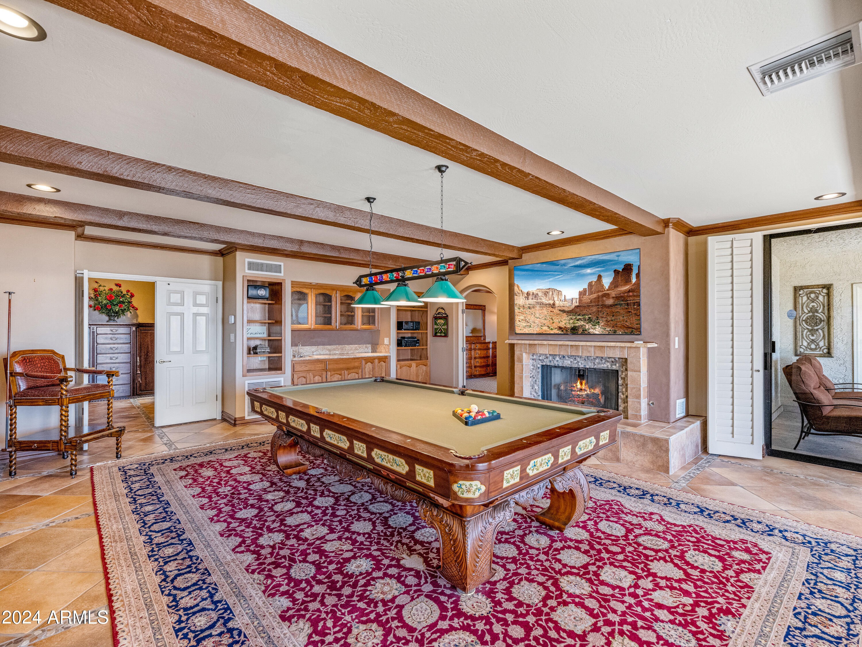 3800 E LINCOLN Drive, 4
