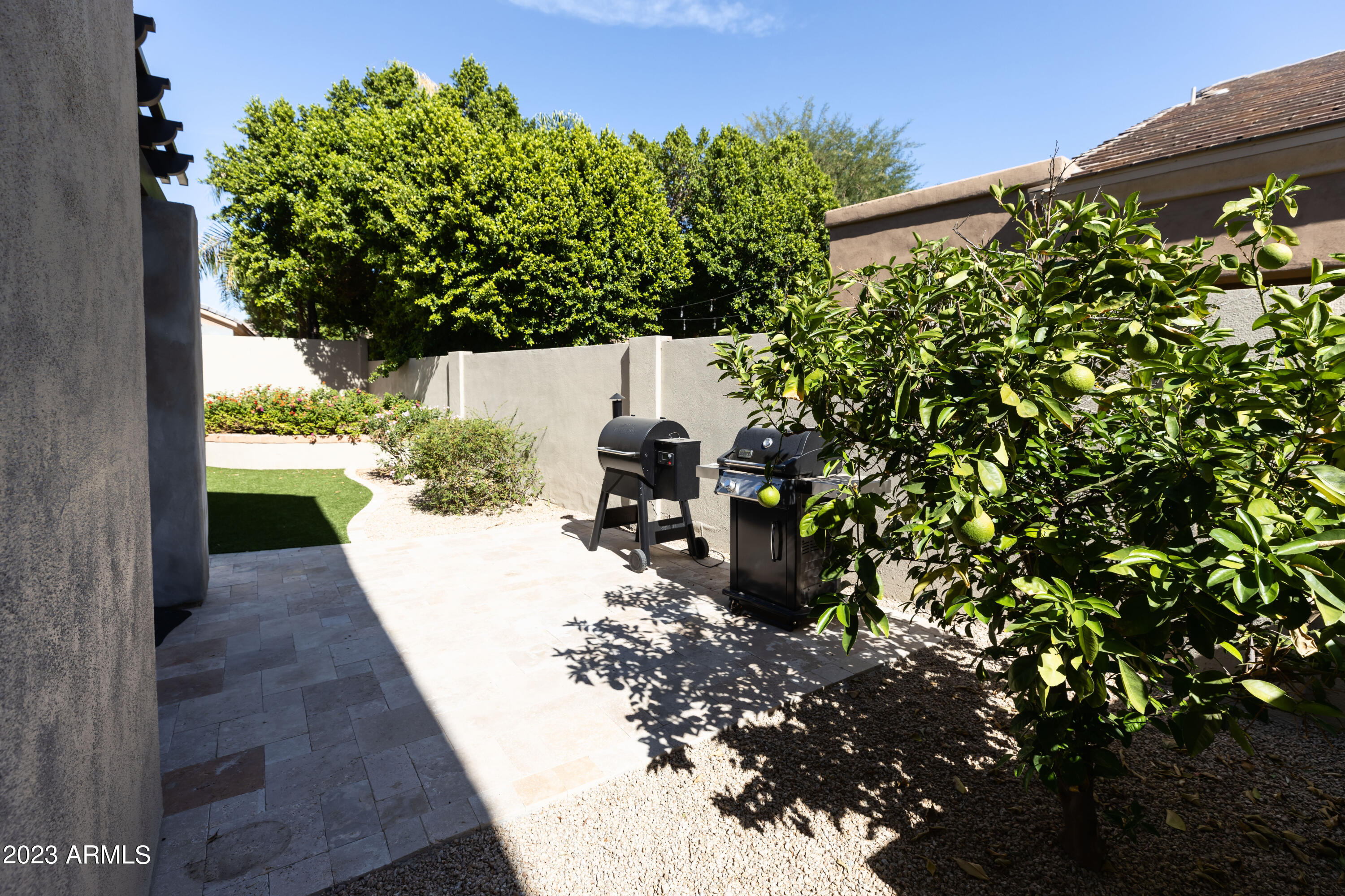 9656 E DAVENPORT Drive