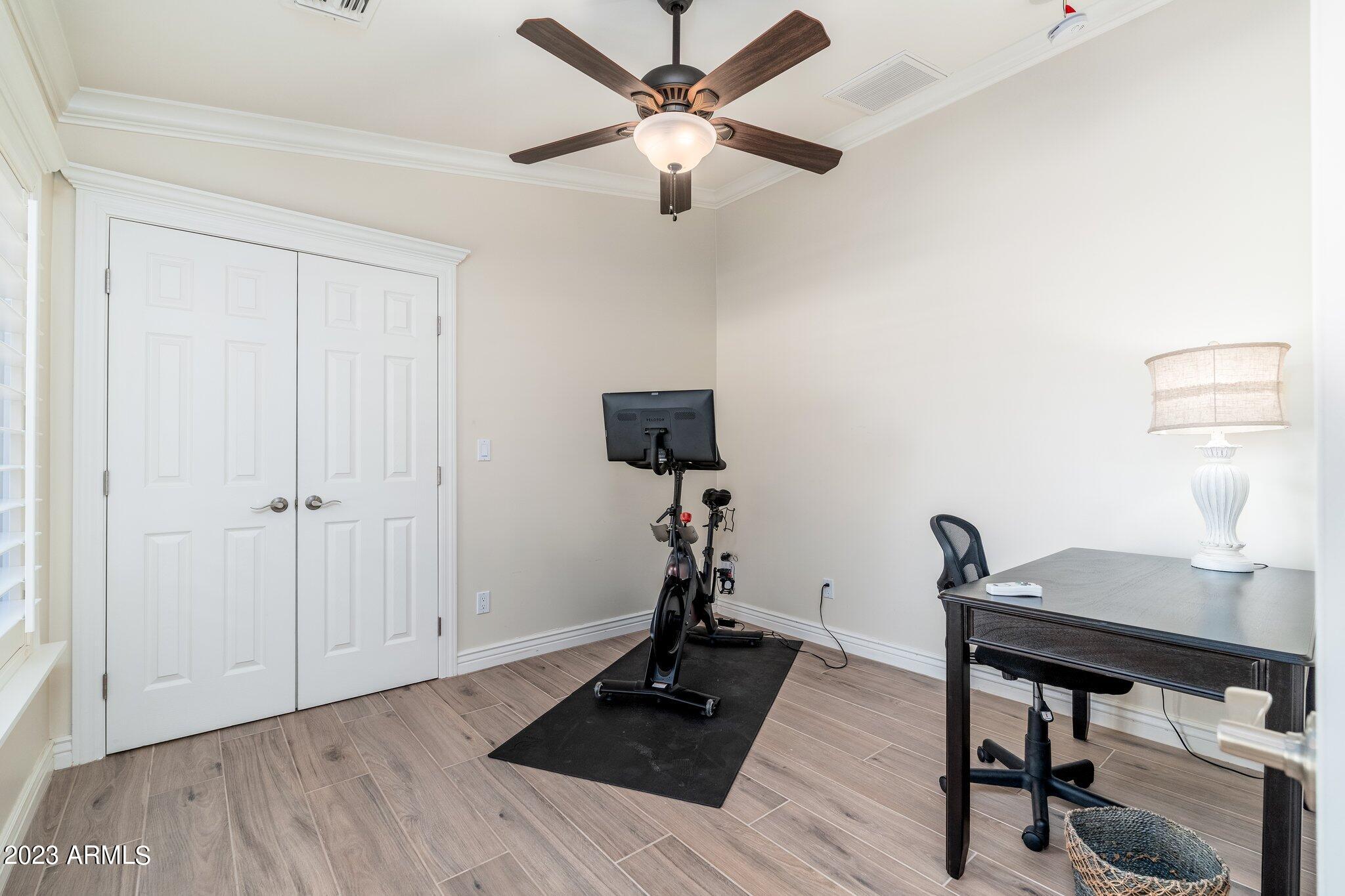 8333 E SAN SALVADOR Drive