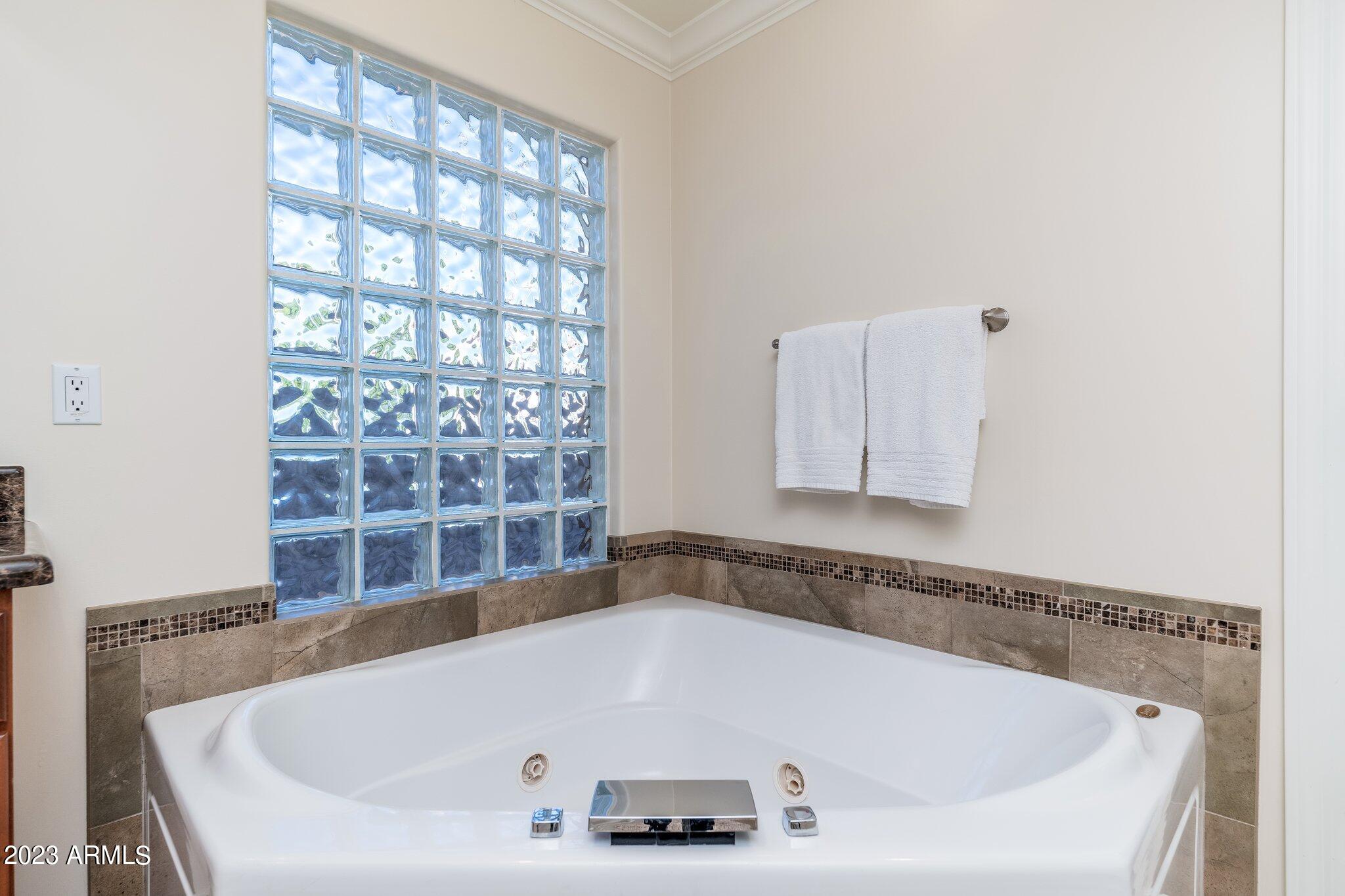 8333 E SAN SALVADOR Drive