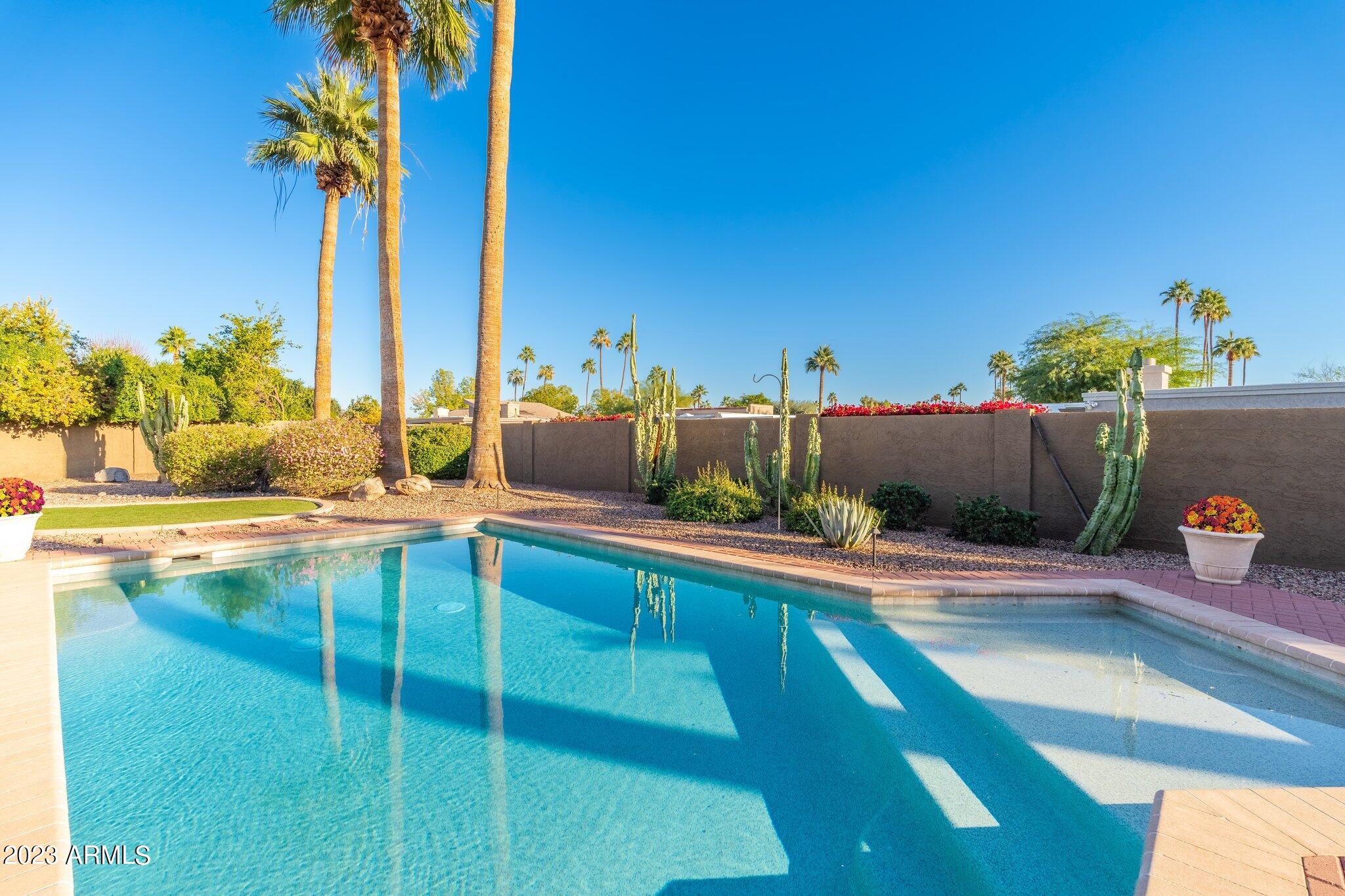 8333 E SAN SALVADOR Drive