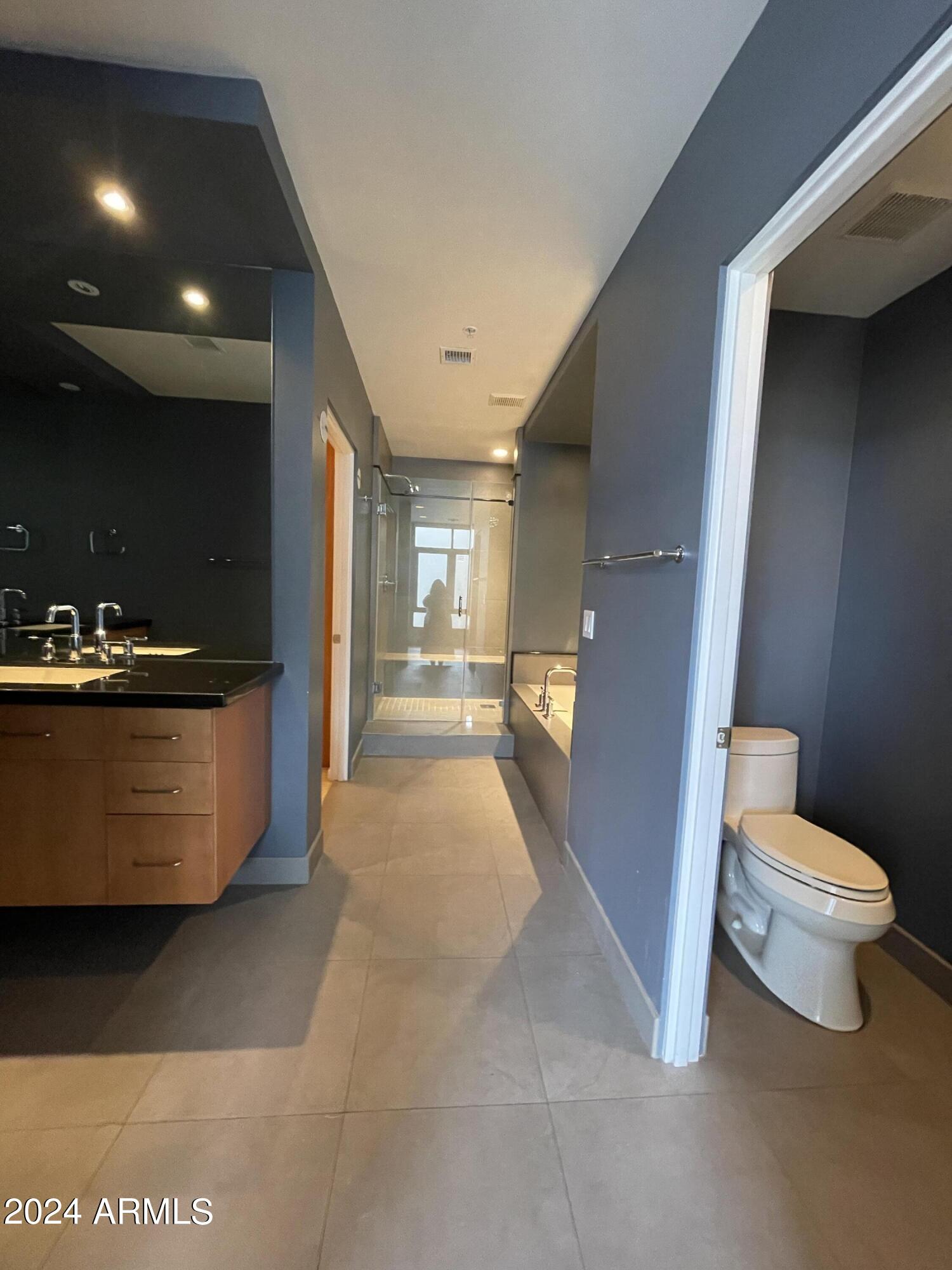 7301 E 3rd Avenue Unit: PH2