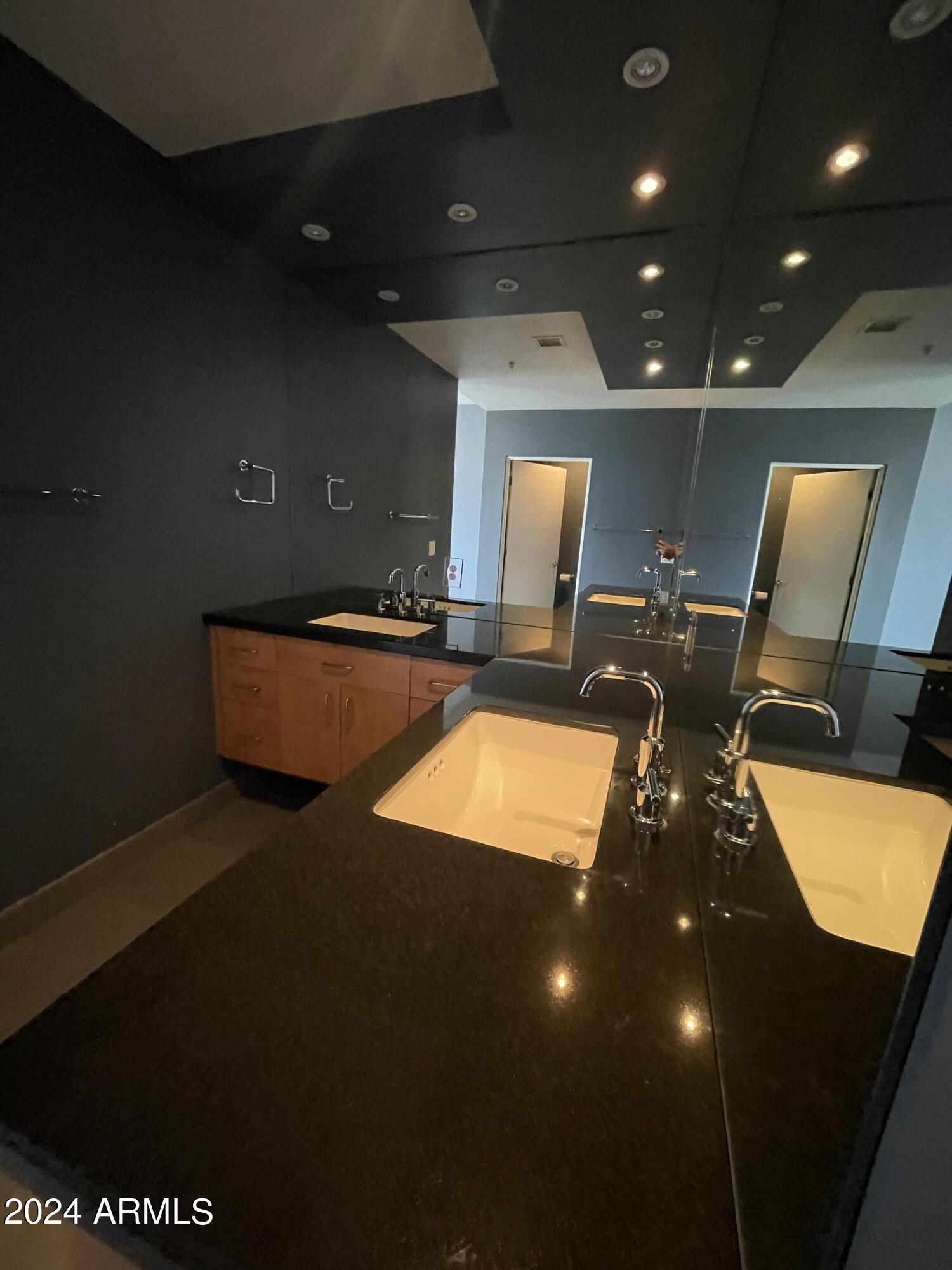 7301 E 3rd Avenue Unit: PH2
