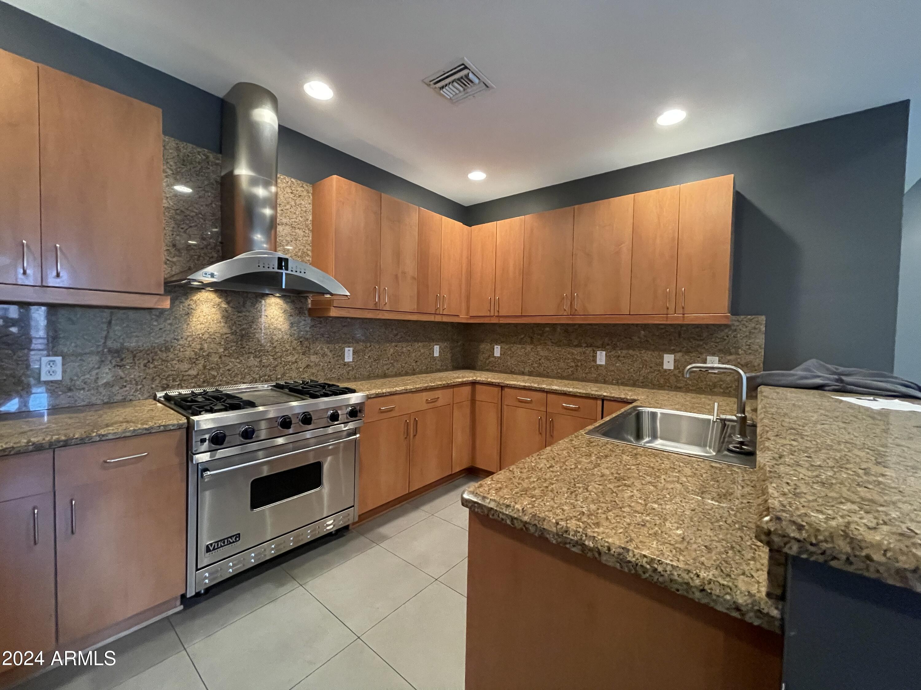 7301 E 3rd Avenue Unit: PH2
