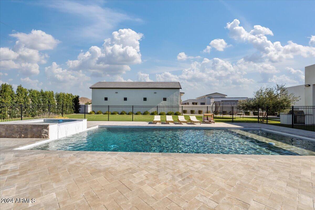 9762 W JJ RANCH Road