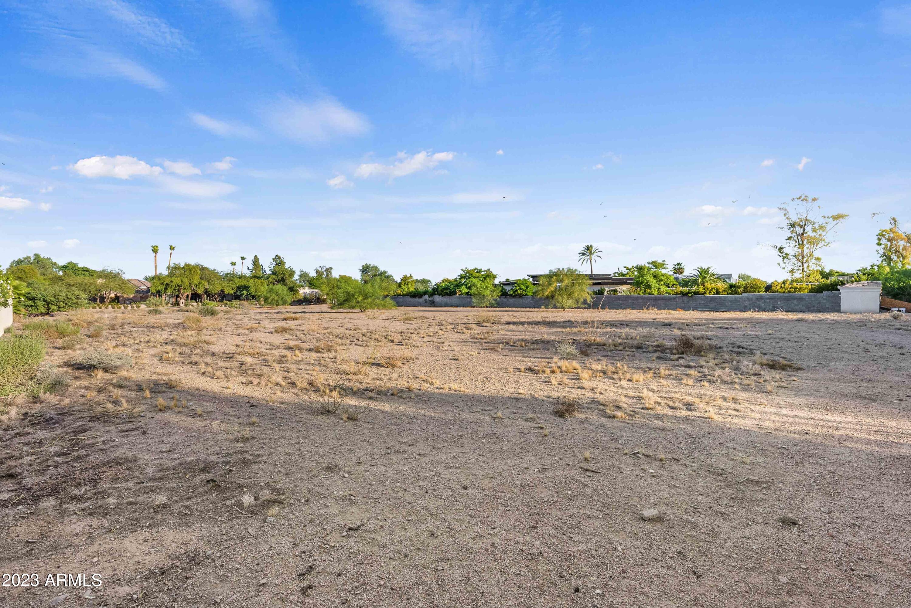5704 N WILKINSON Road, 1