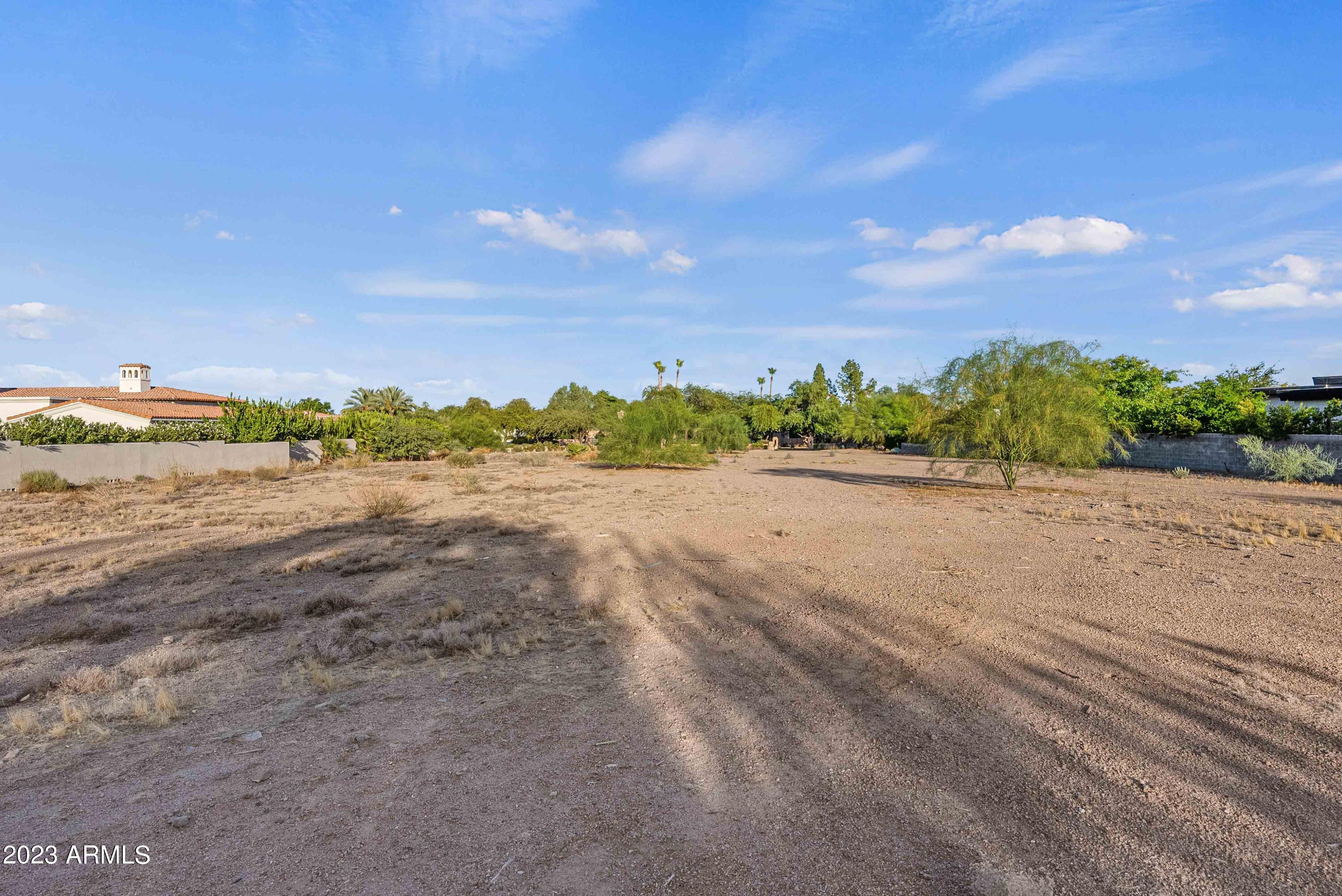 5704 N WILKINSON Road, 1