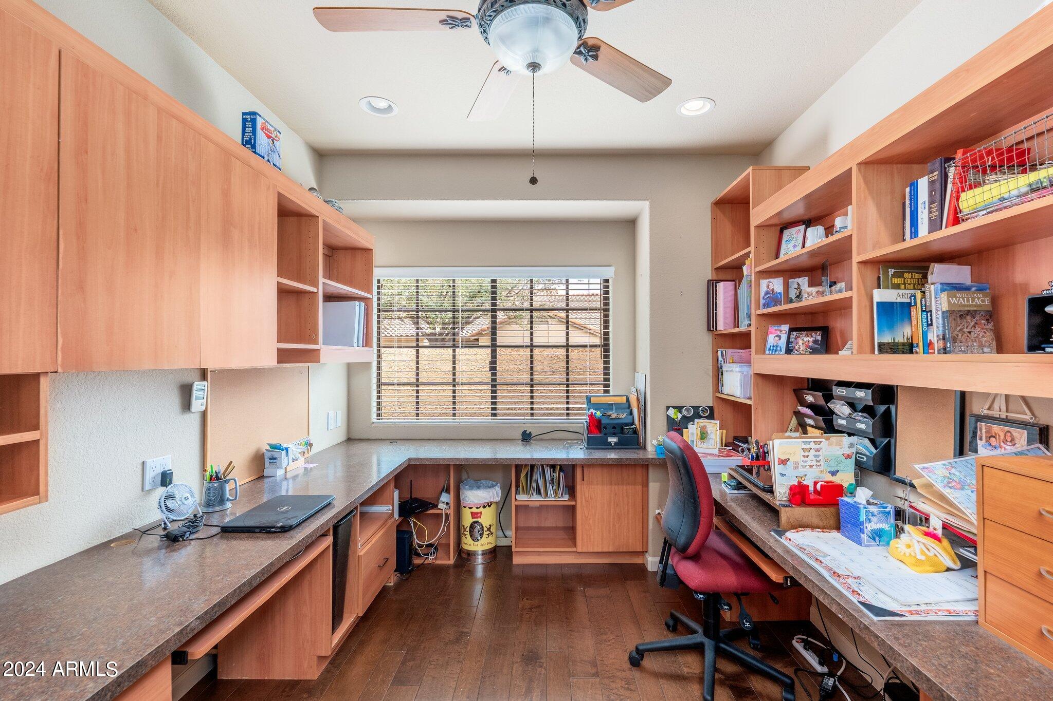 6880 N 79TH Place