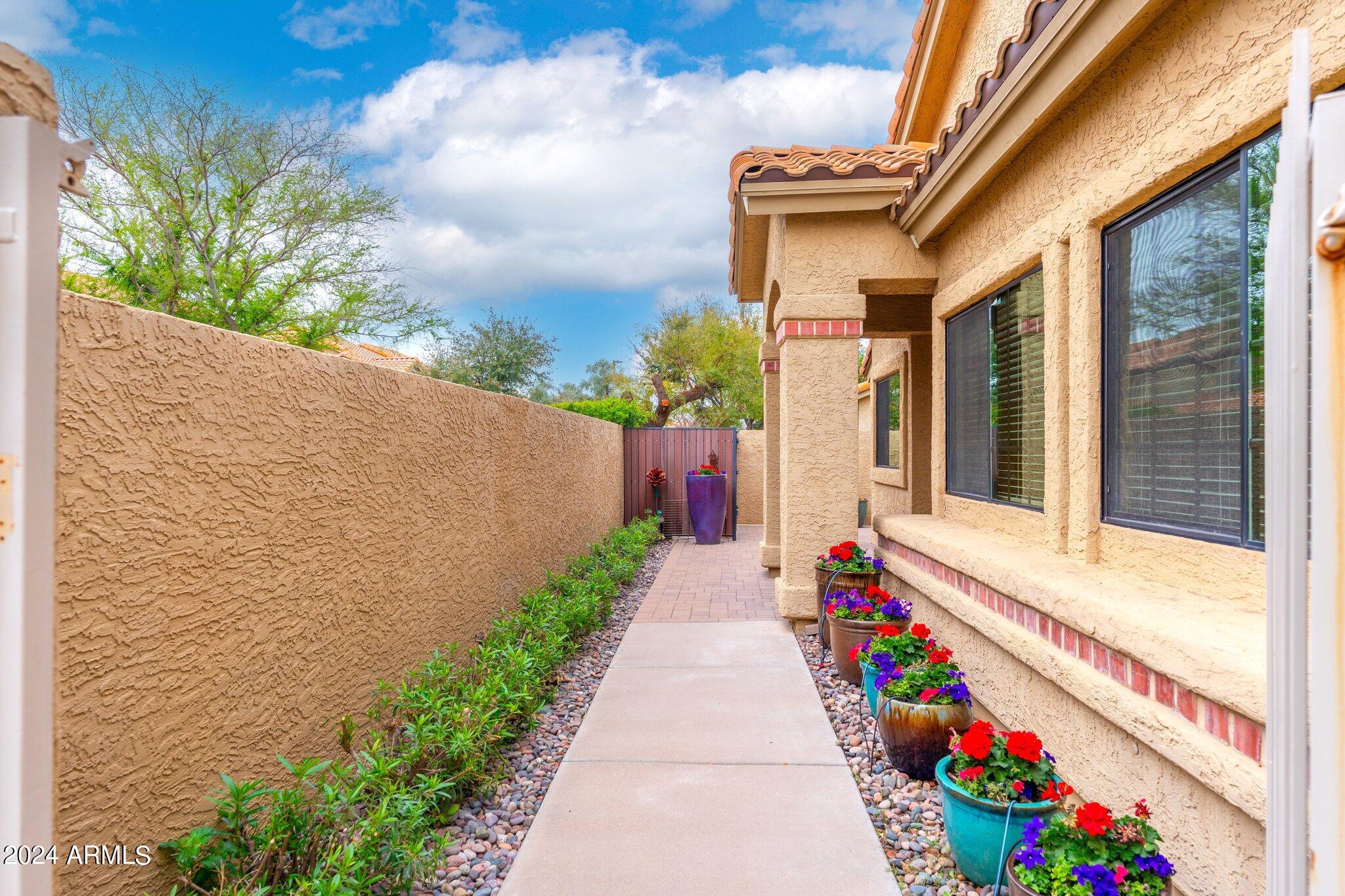 6880 N 79TH Place