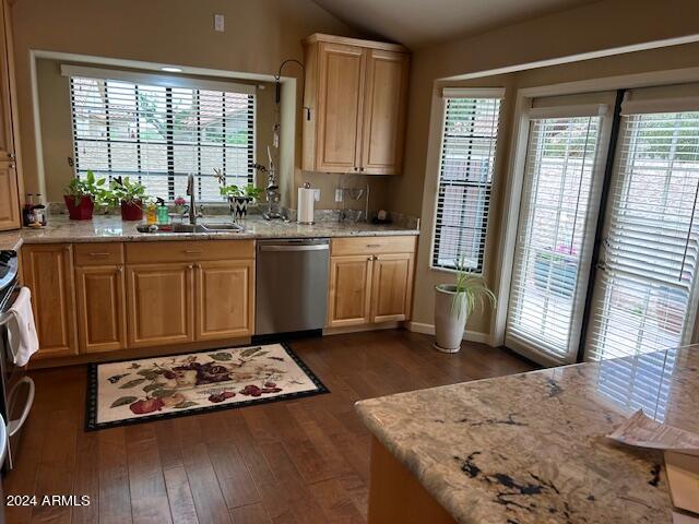 6880 N 79TH Place