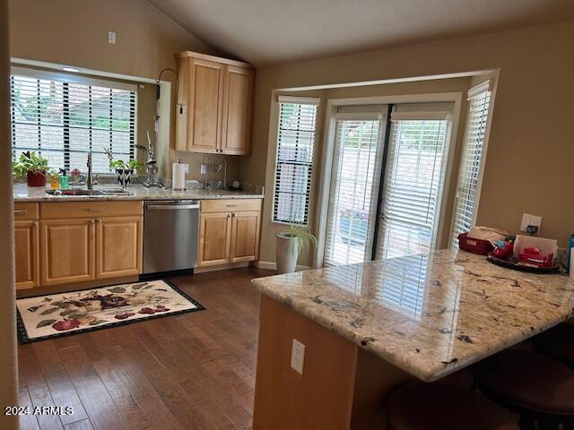 6880 N 79TH Place