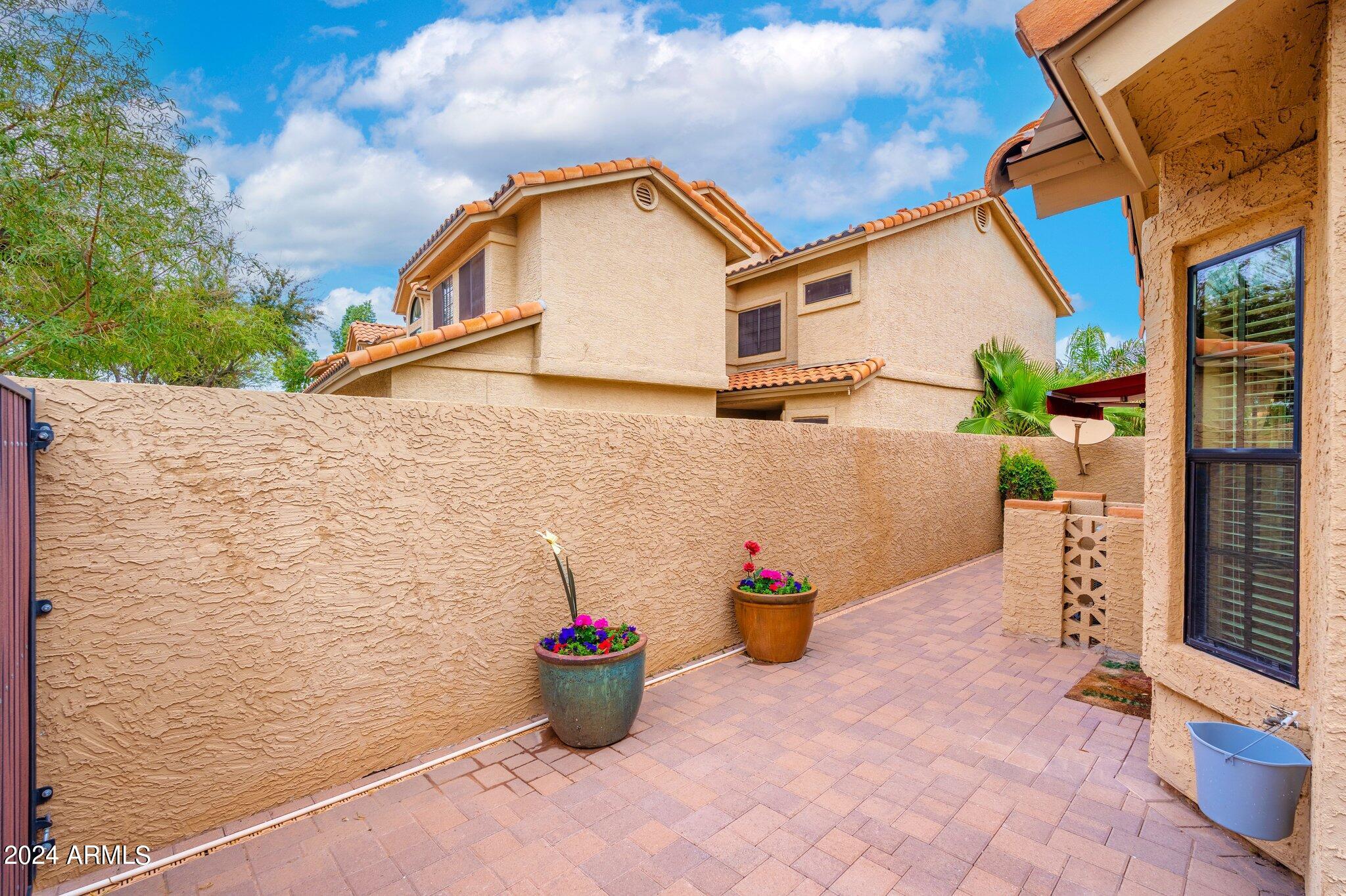 6880 N 79TH Place
