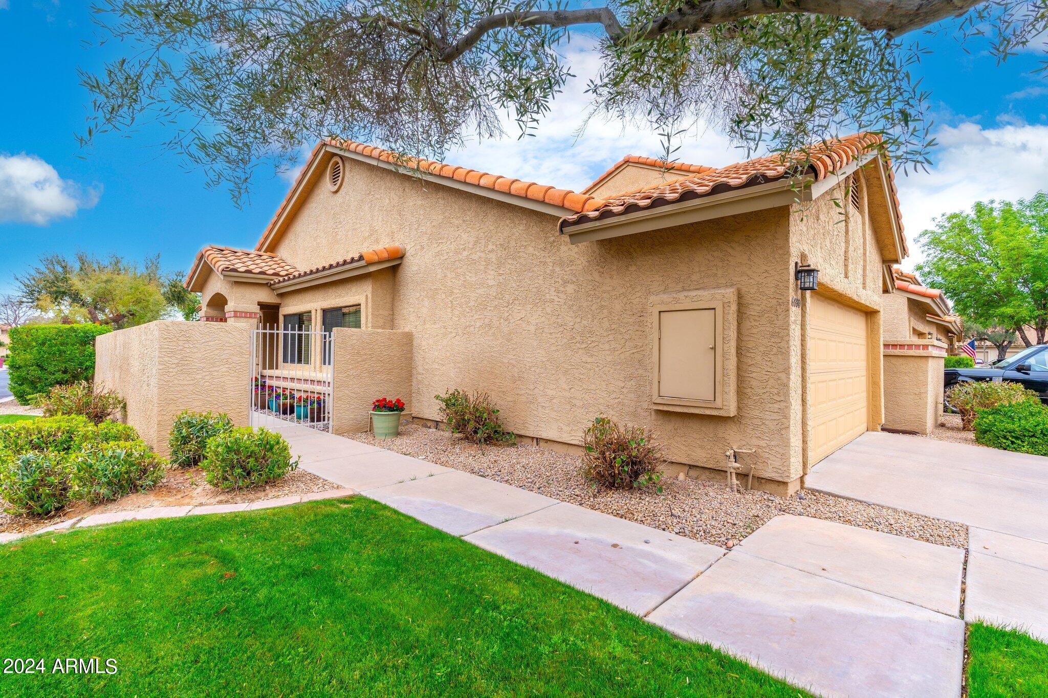 6880 N 79TH Place