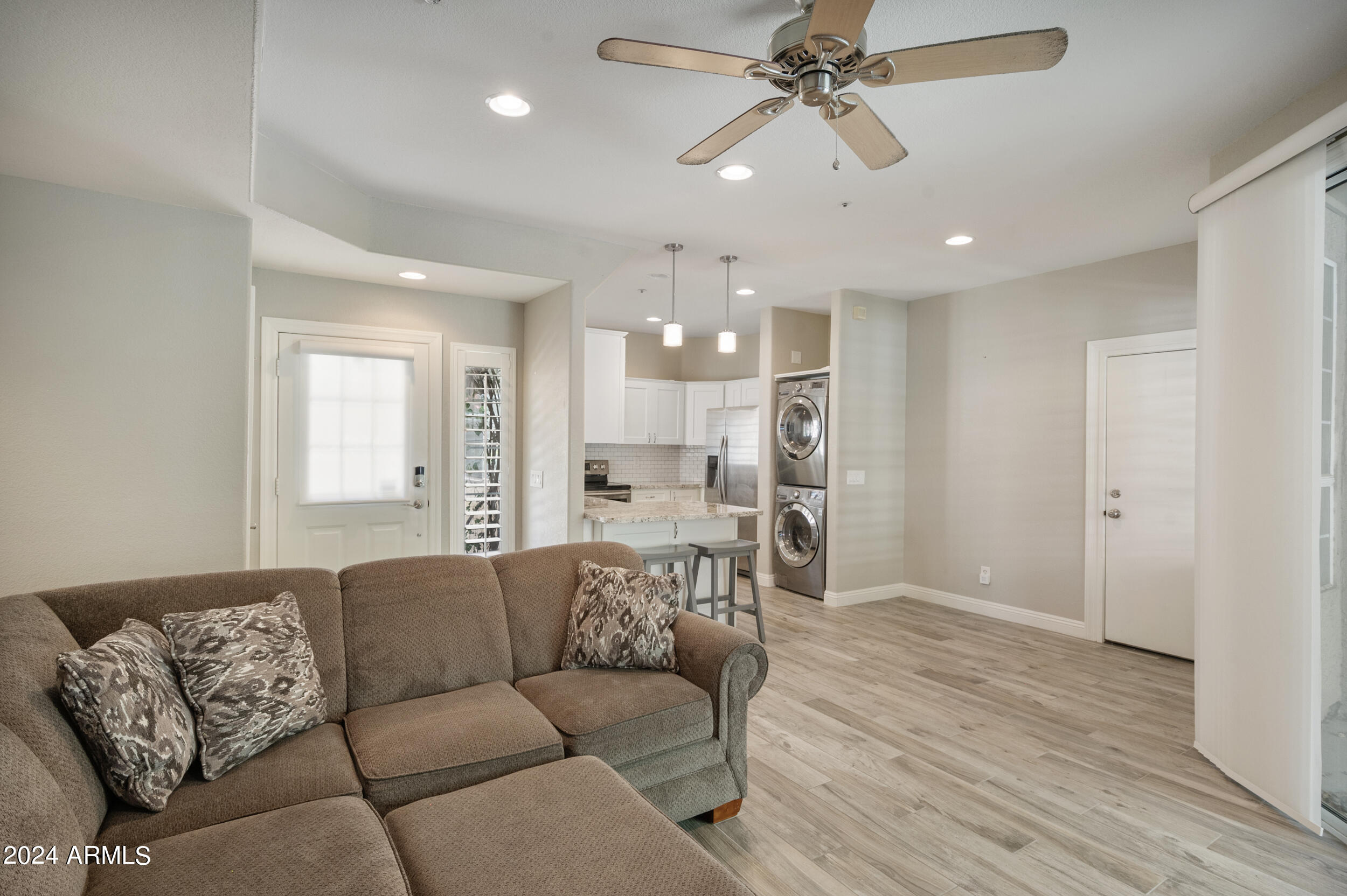 1633 E LAKESIDE Drive, 160