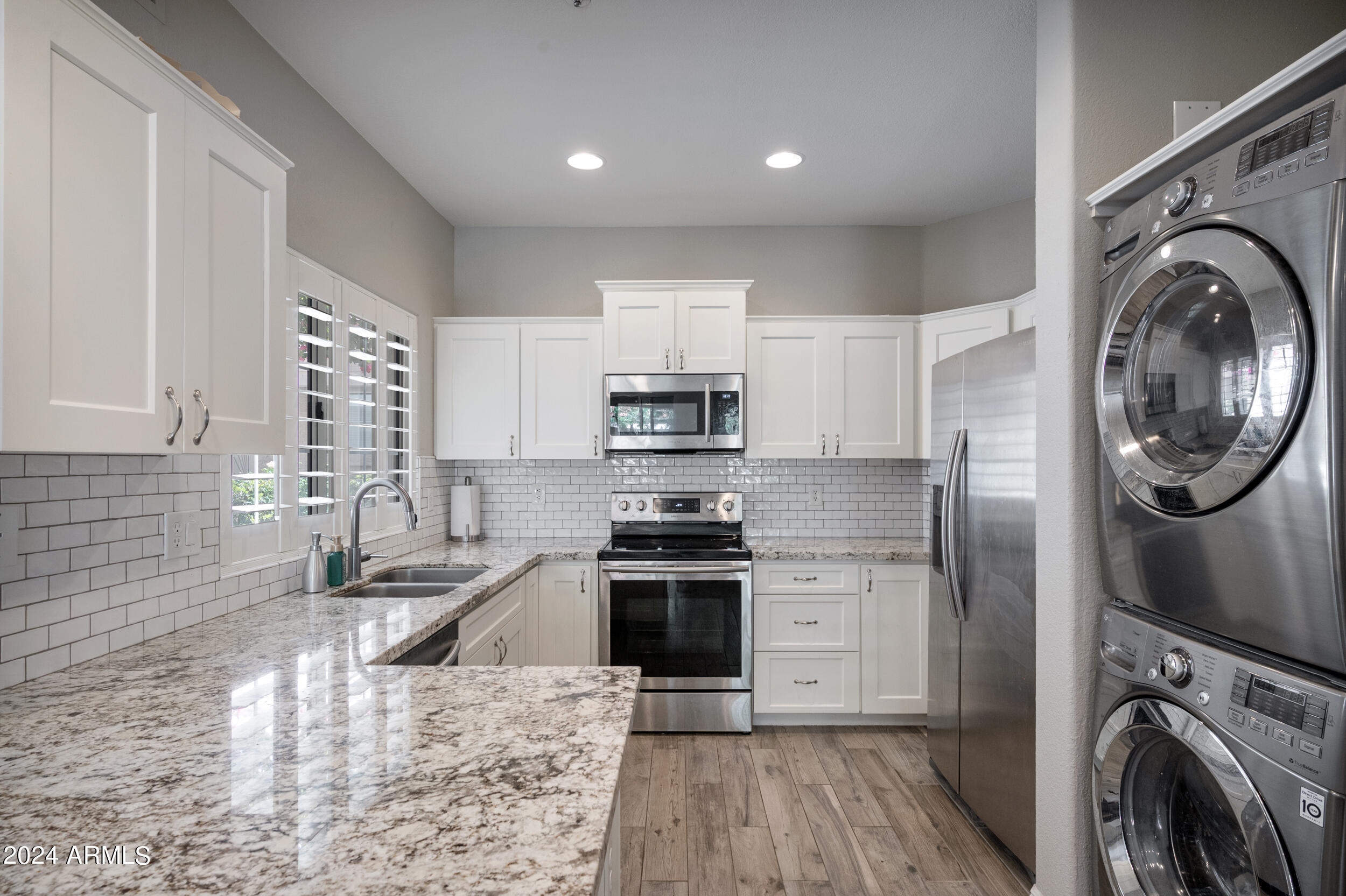 1633 E LAKESIDE Drive, 160