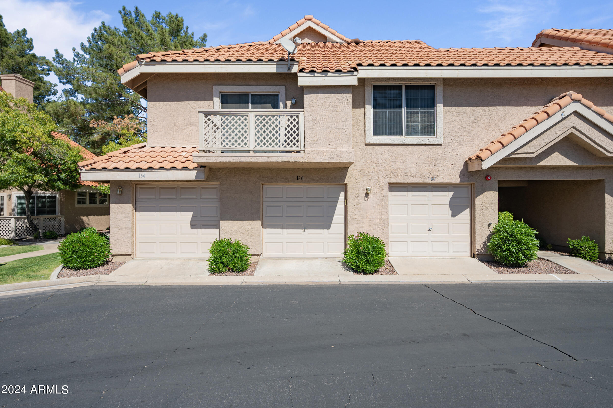 1633 E LAKESIDE Drive, 160
