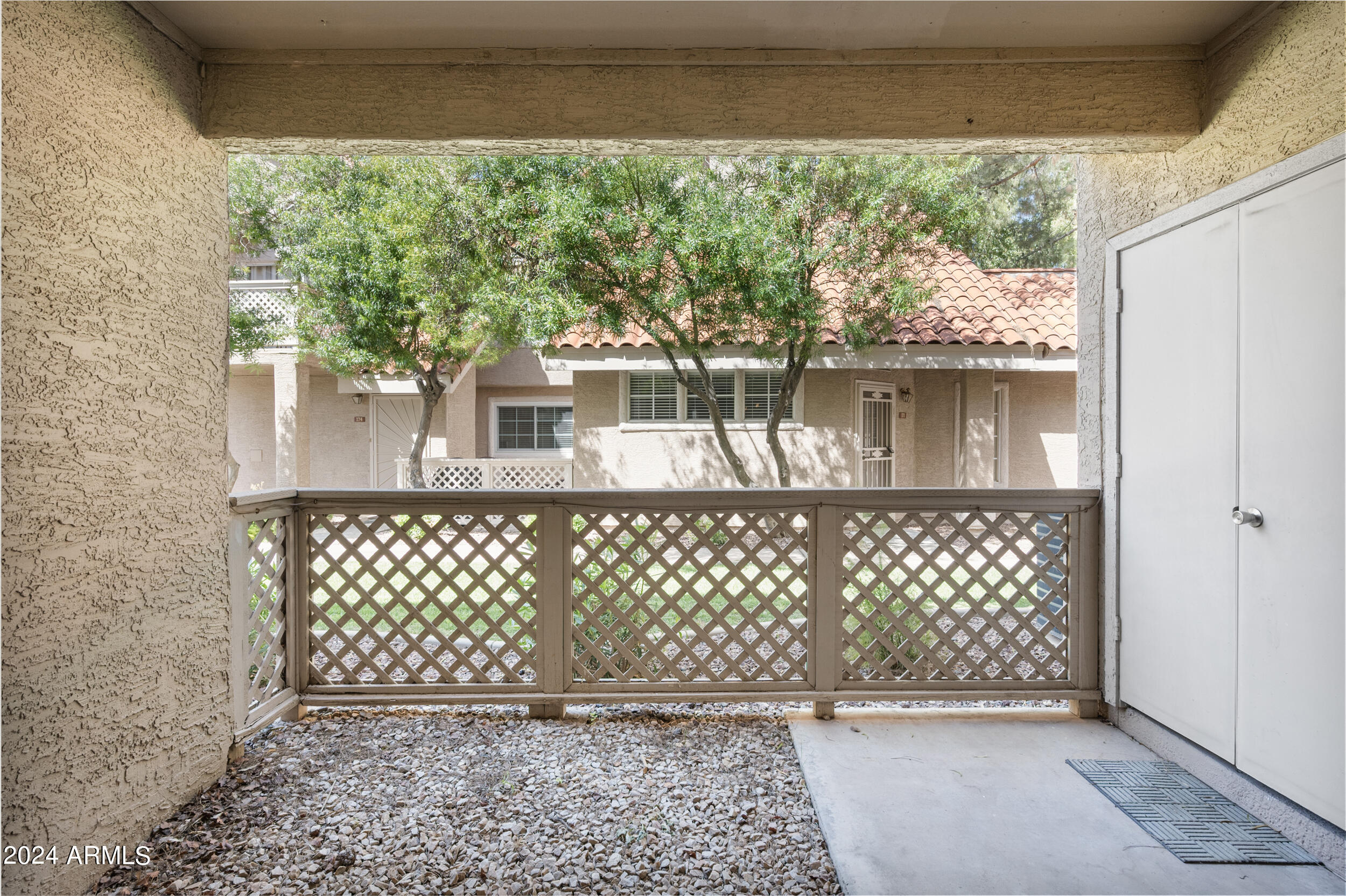 1633 E LAKESIDE Drive, 160