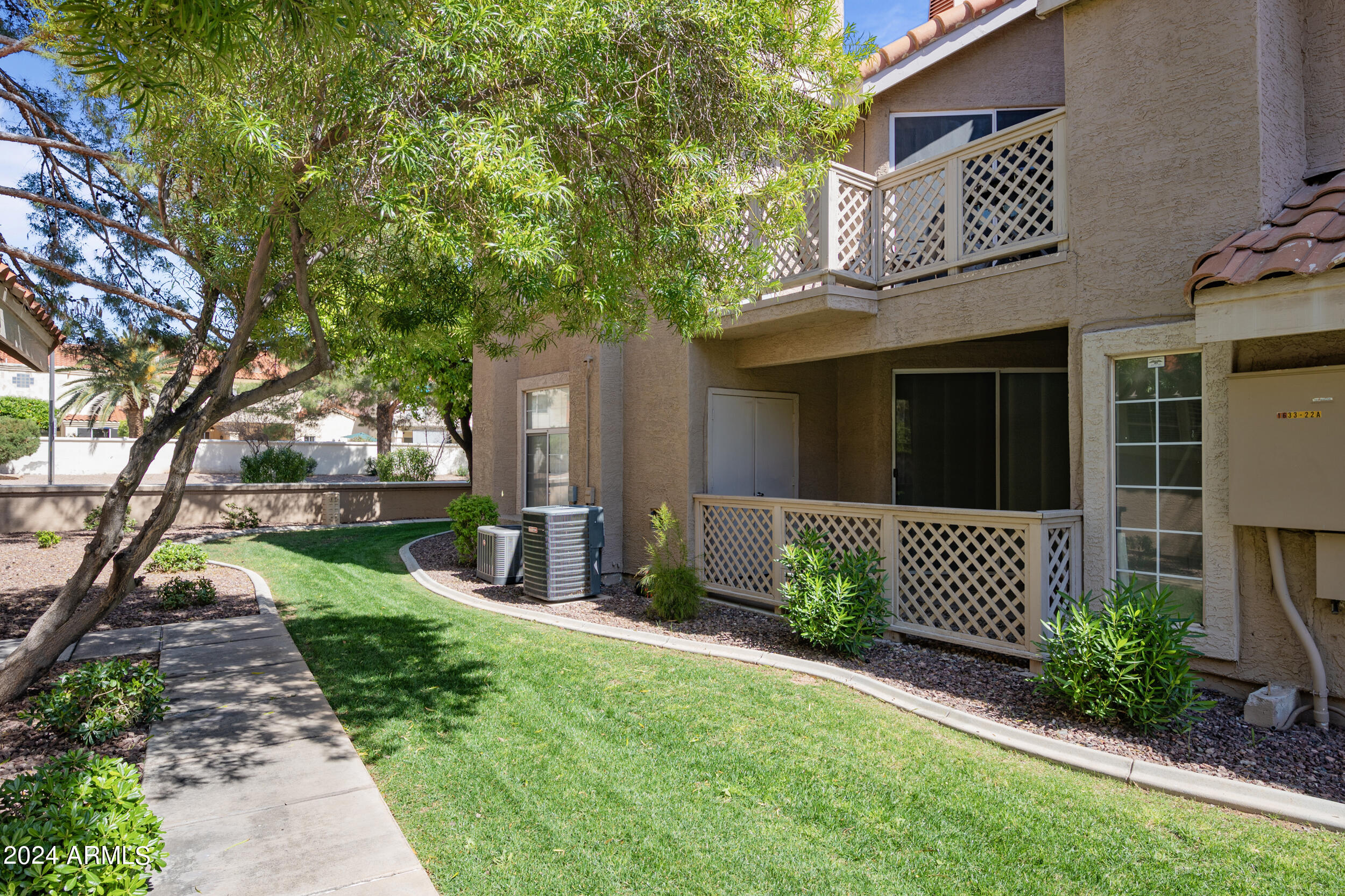 1633 E LAKESIDE Drive, 160