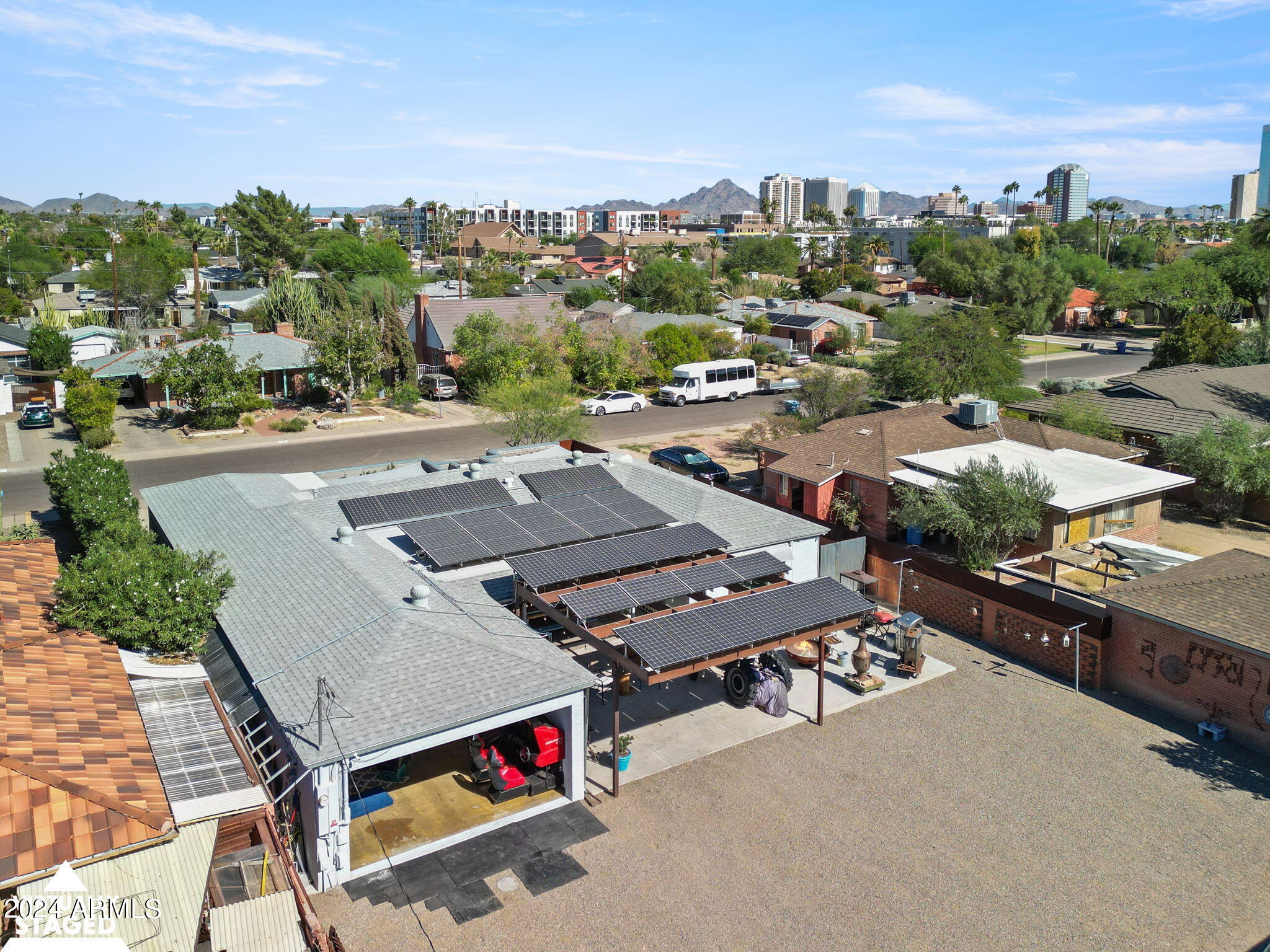 923 W AVALON Drive