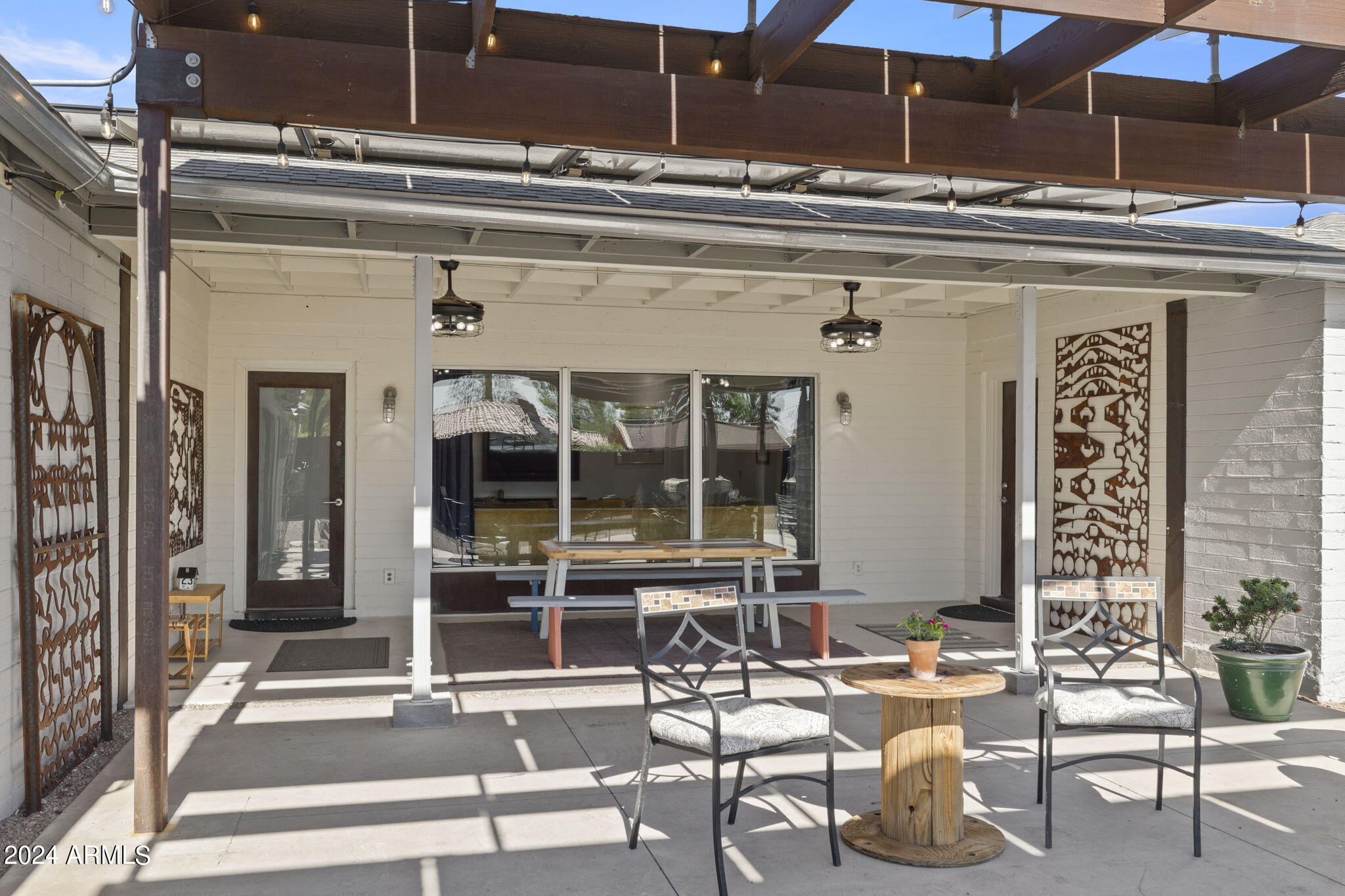 923 W AVALON Drive