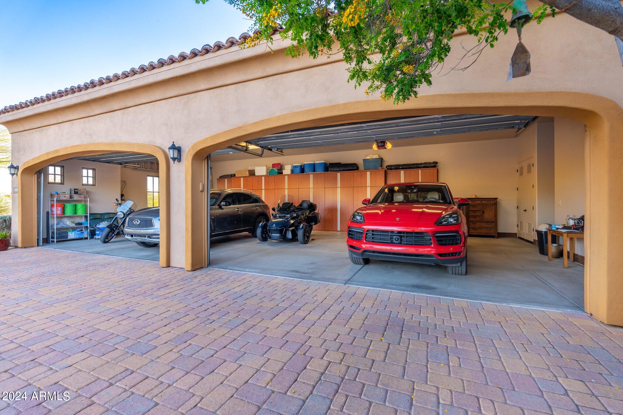 8520 E VIA MONTOYA