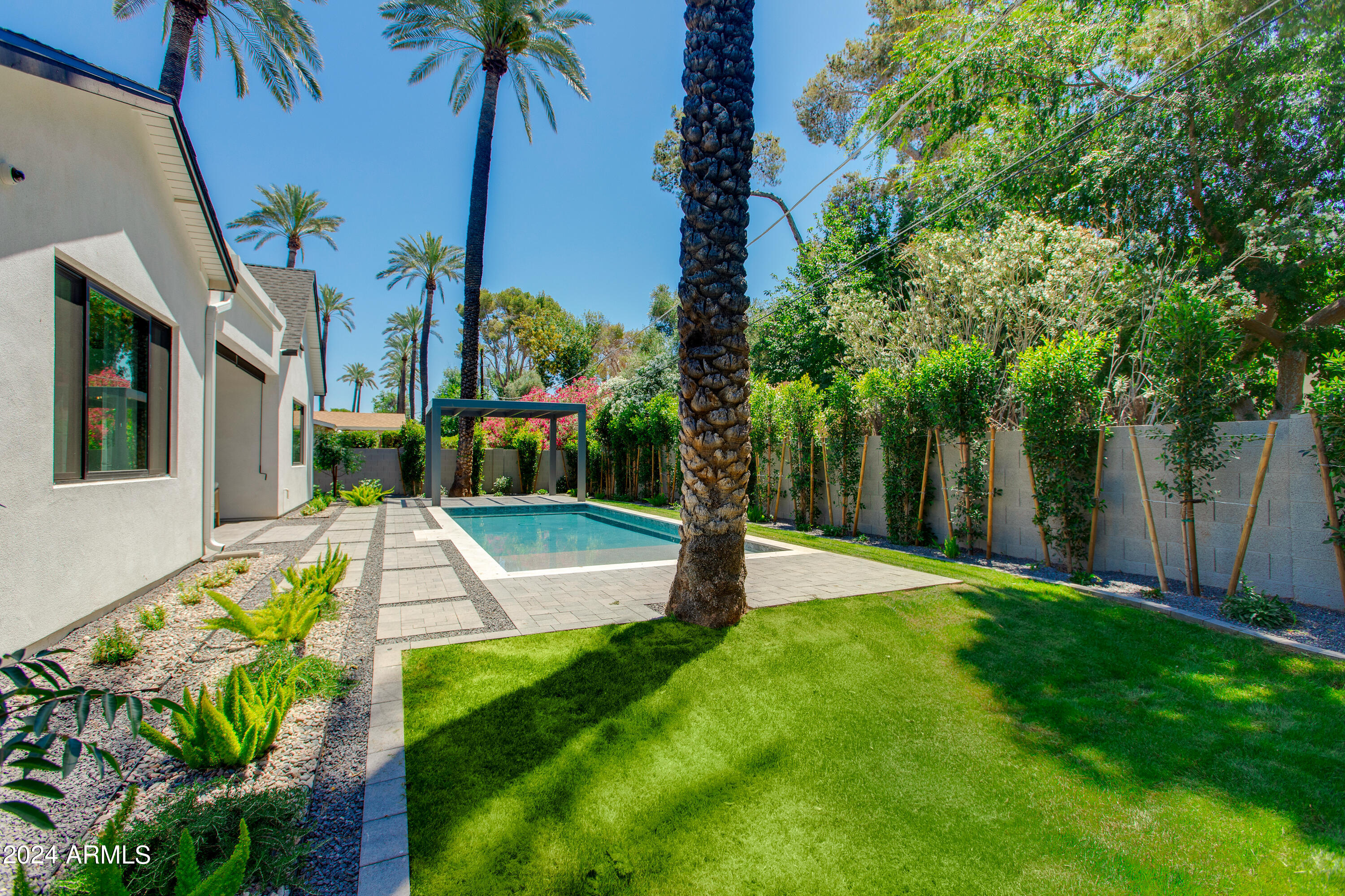 4609 E CATALINA Drive