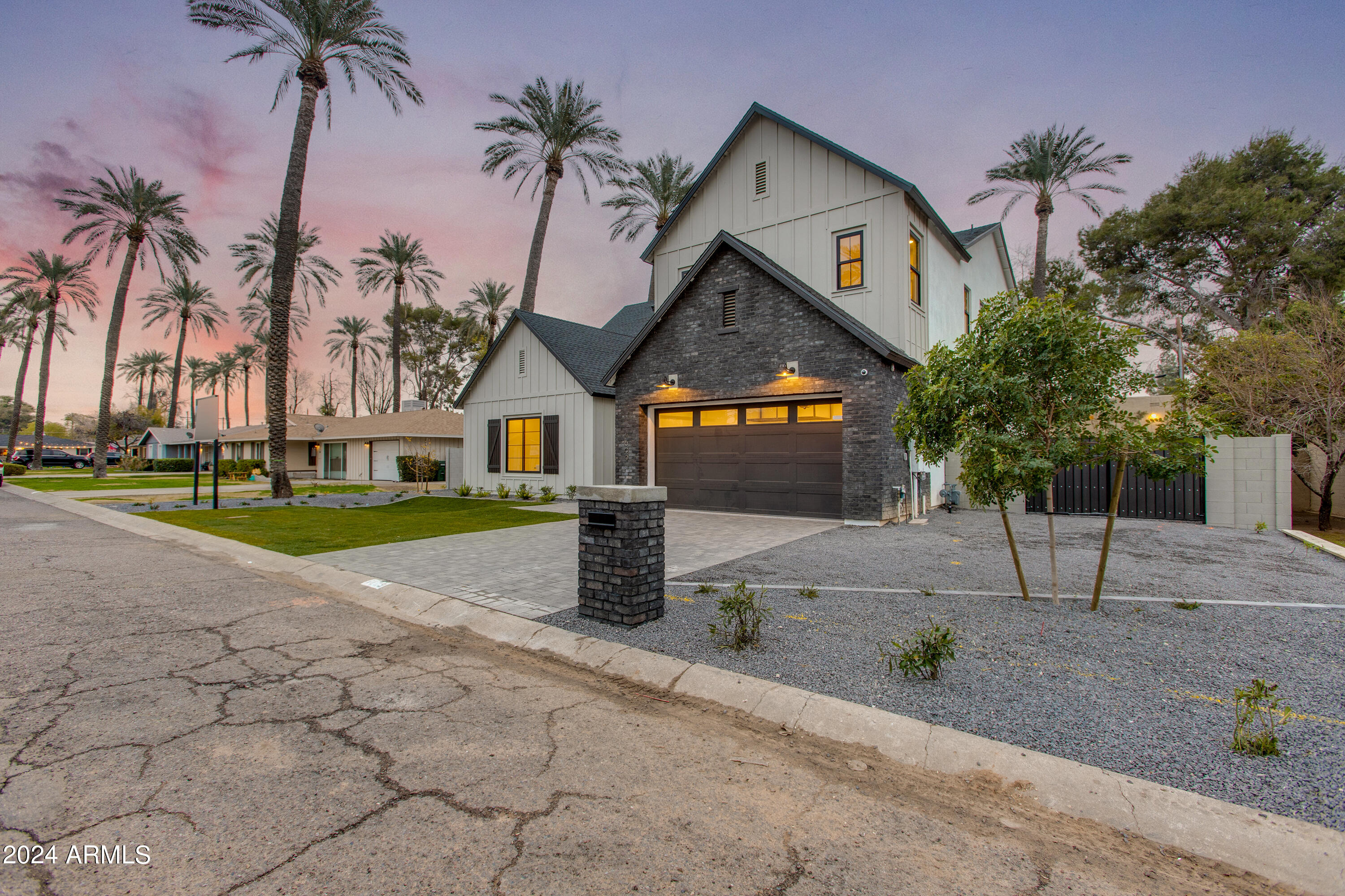 4609 E CATALINA Drive