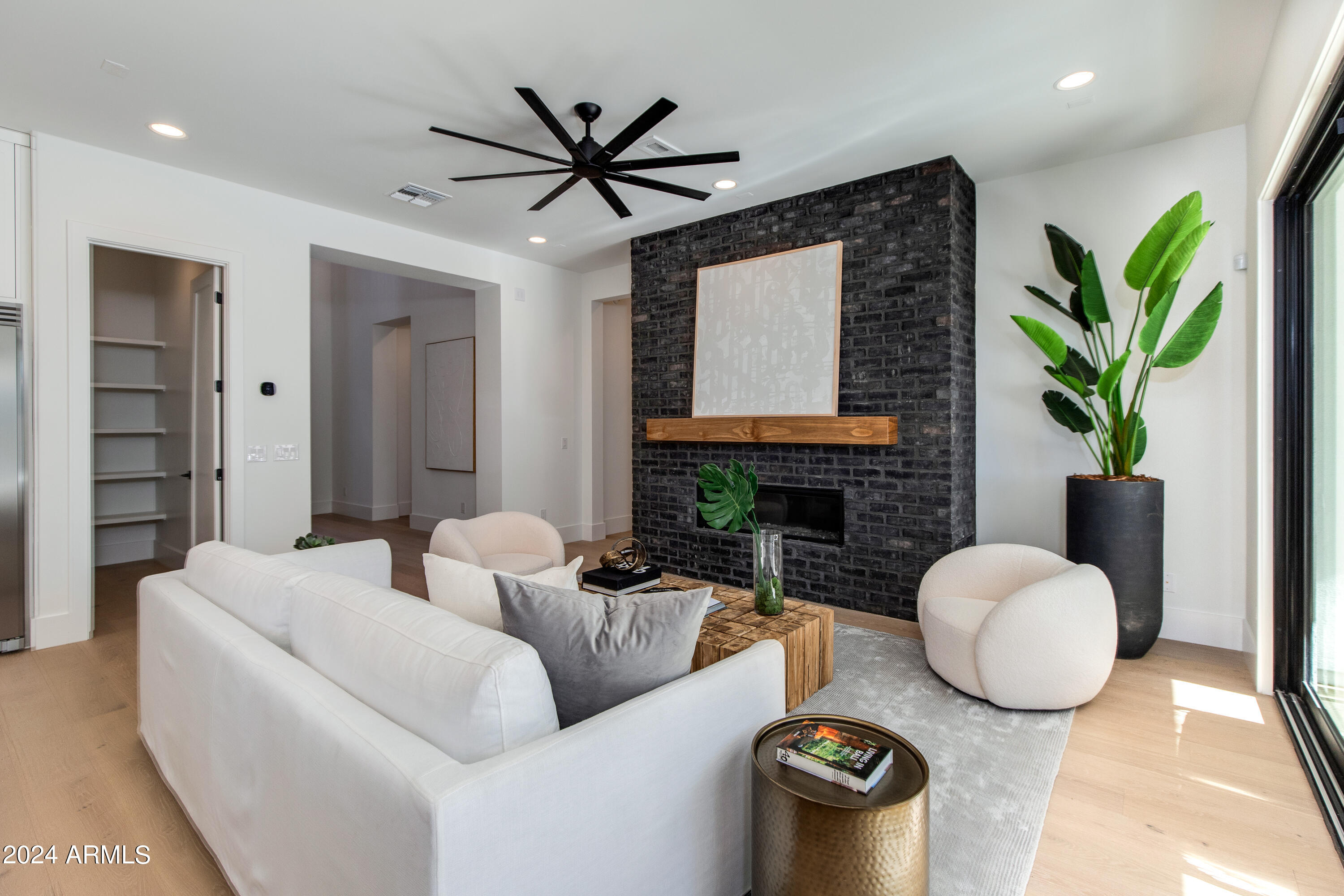 4609 E CATALINA Drive