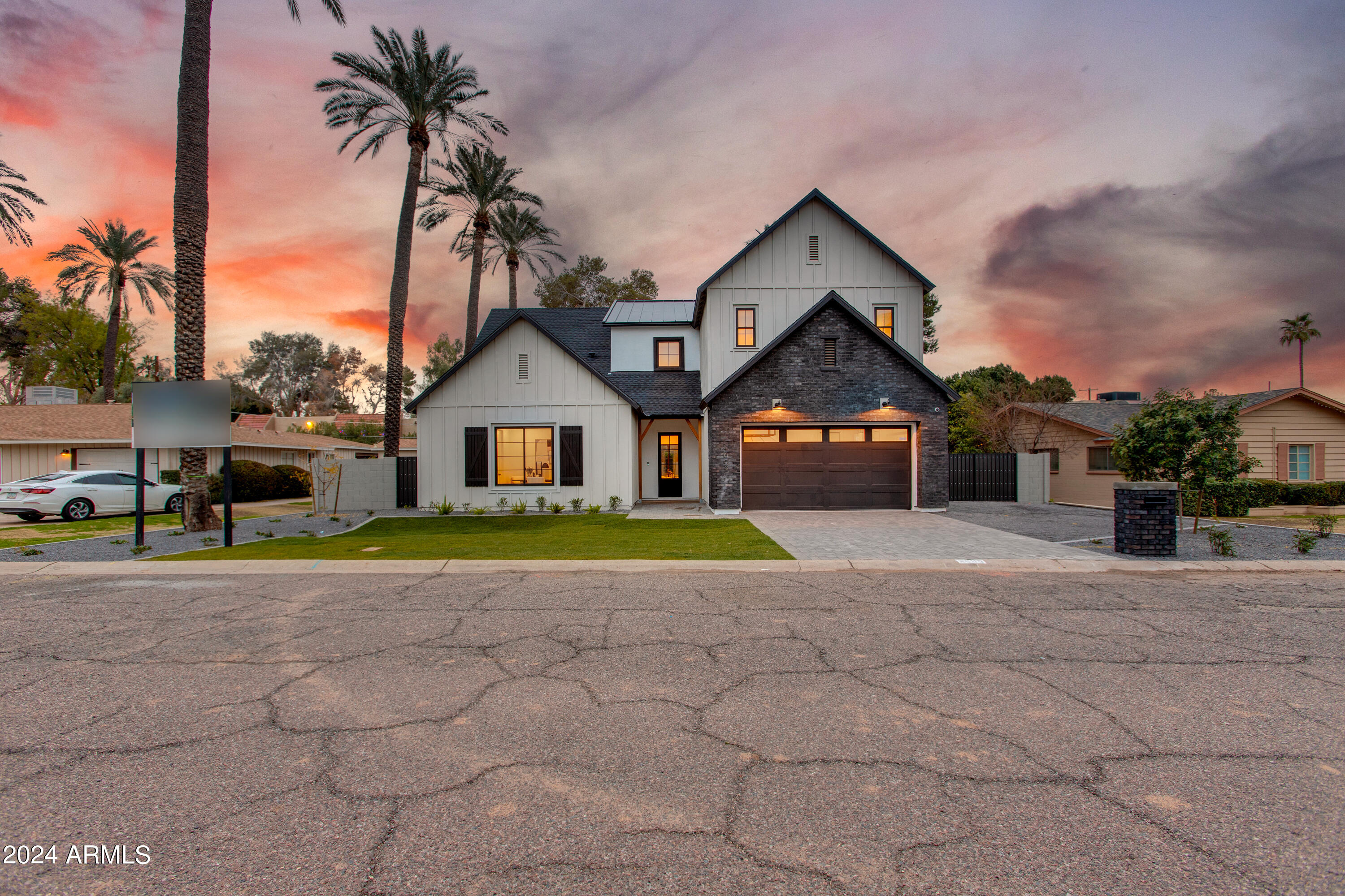 4609 E CATALINA Drive