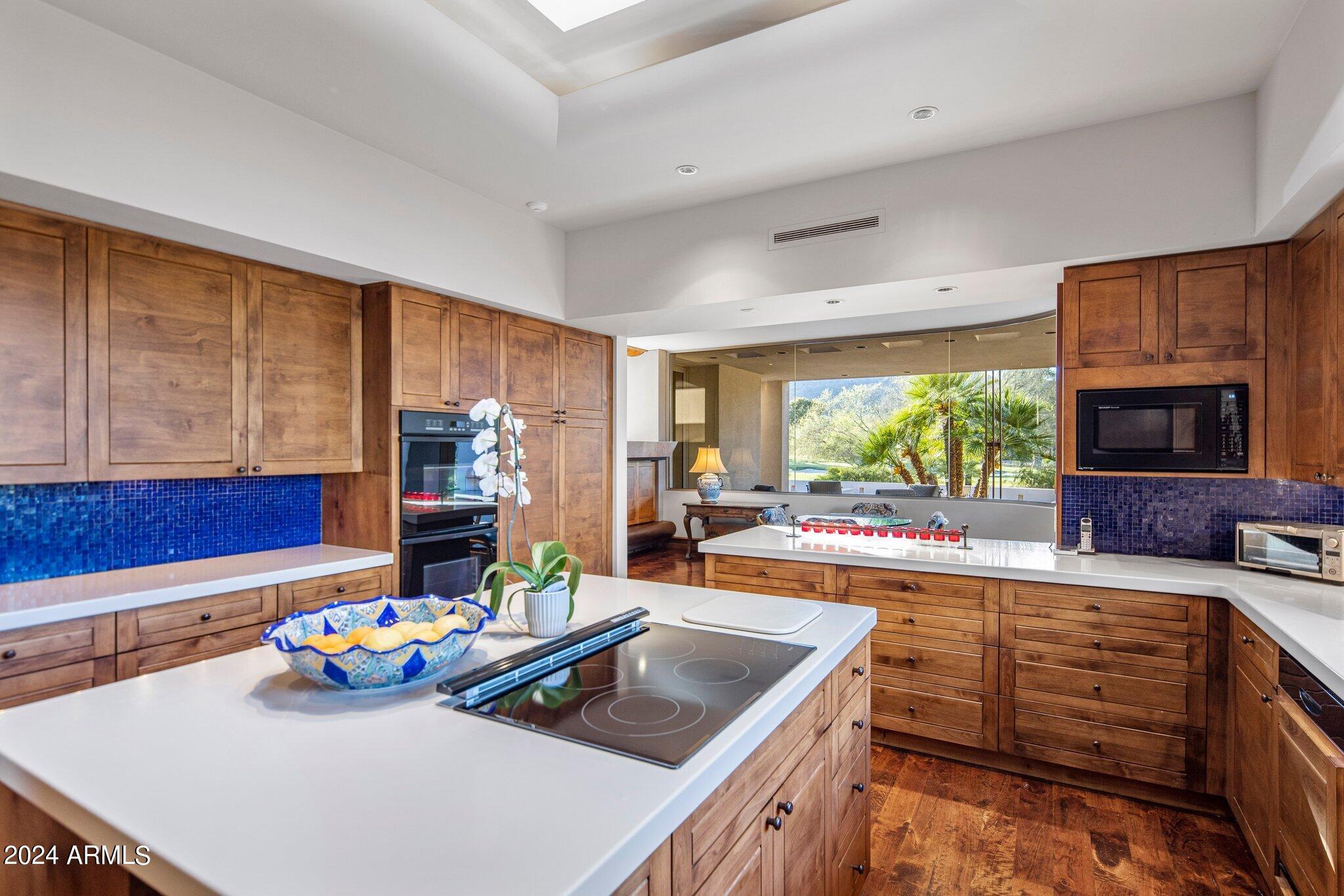 7555 N EUCALYPTUS Drive