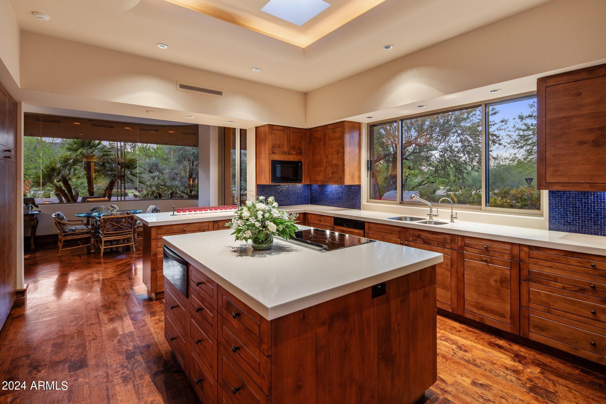 7555 N EUCALYPTUS Drive