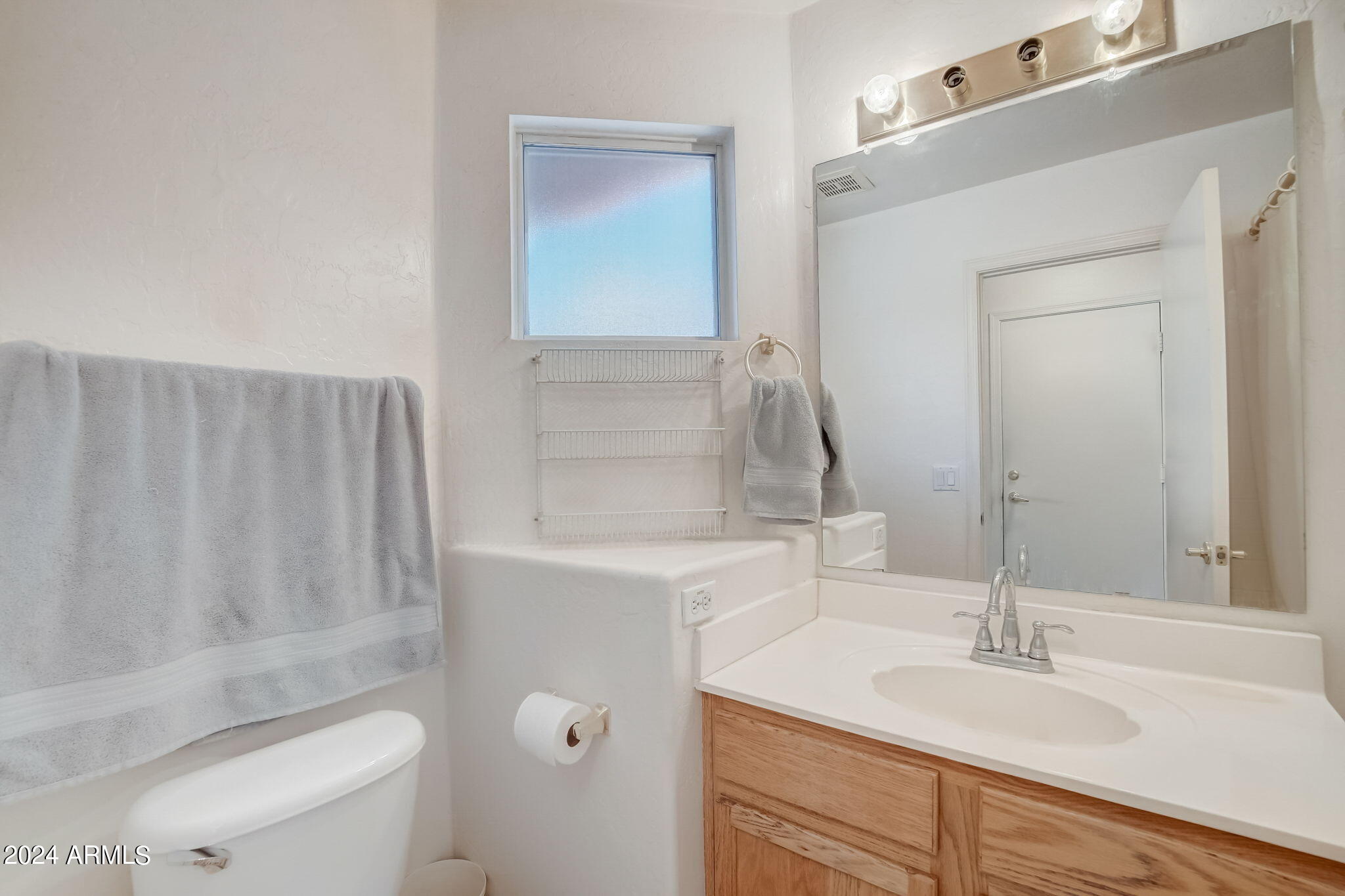 2221 E UNION HILLS Drive, 108