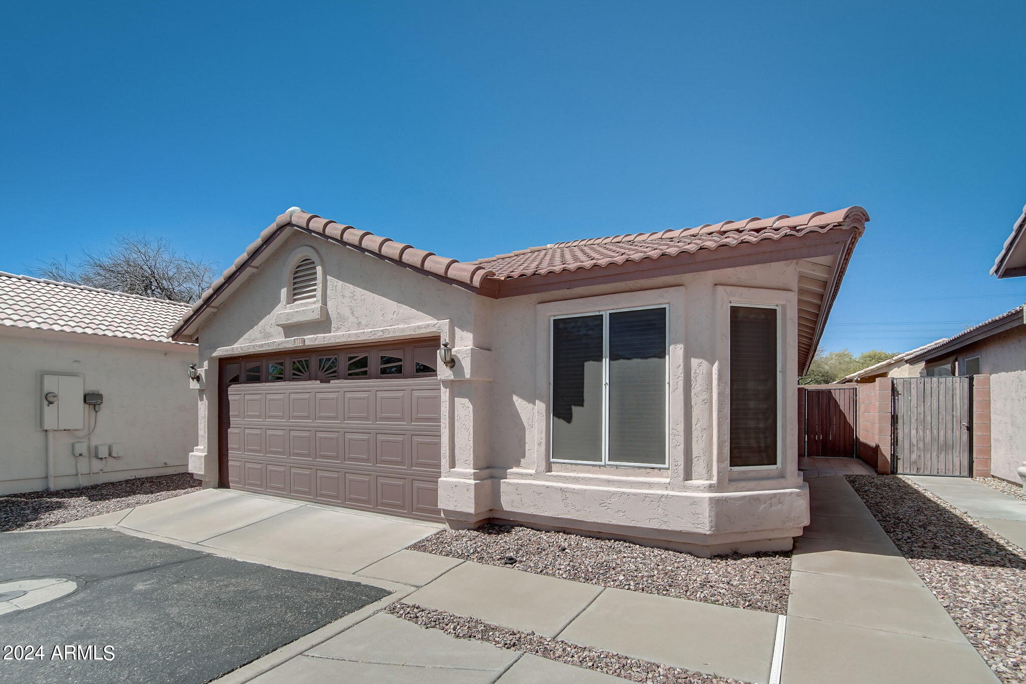 2221 E UNION HILLS Drive, 108