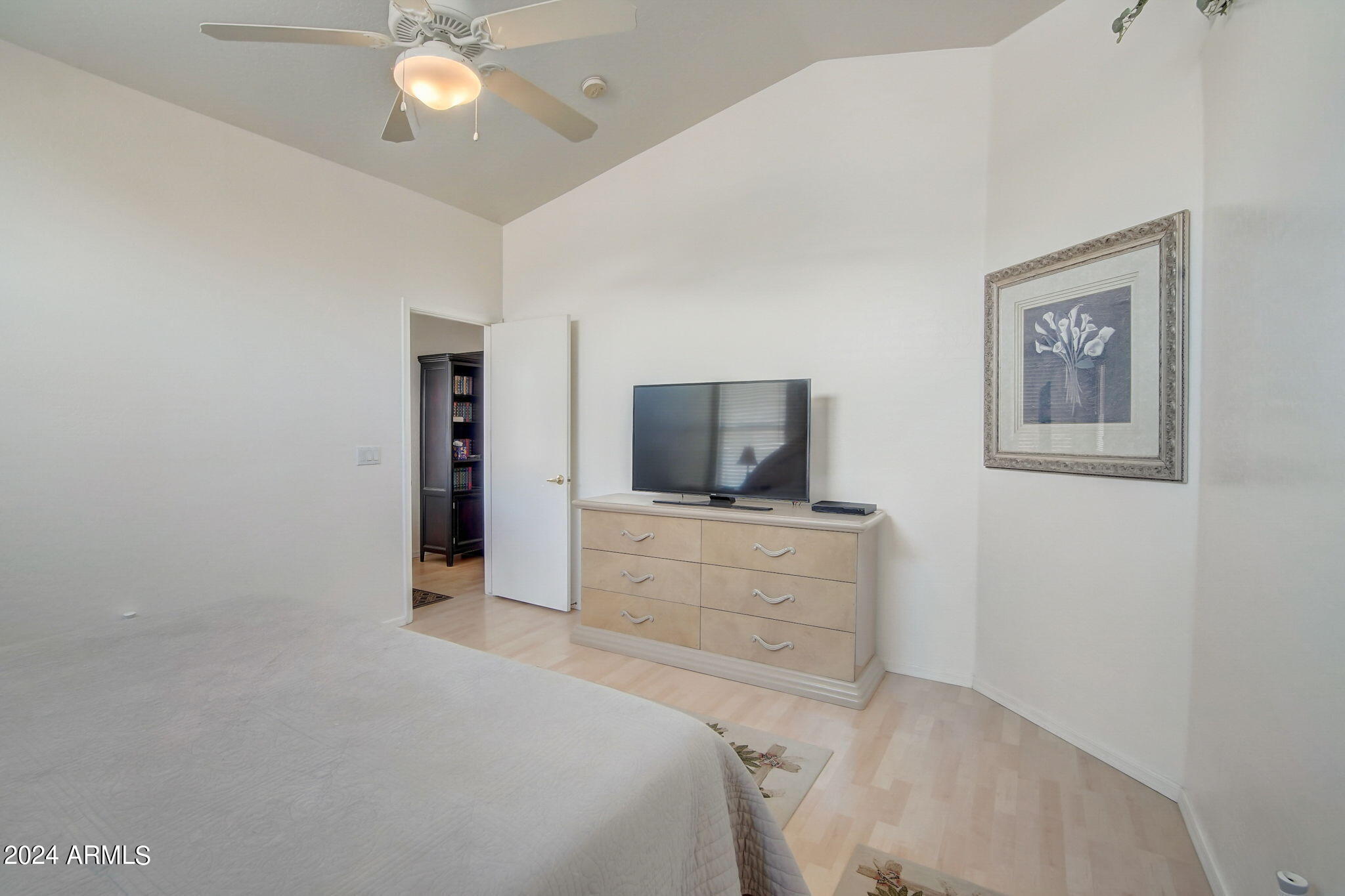 2221 E UNION HILLS Drive, 108