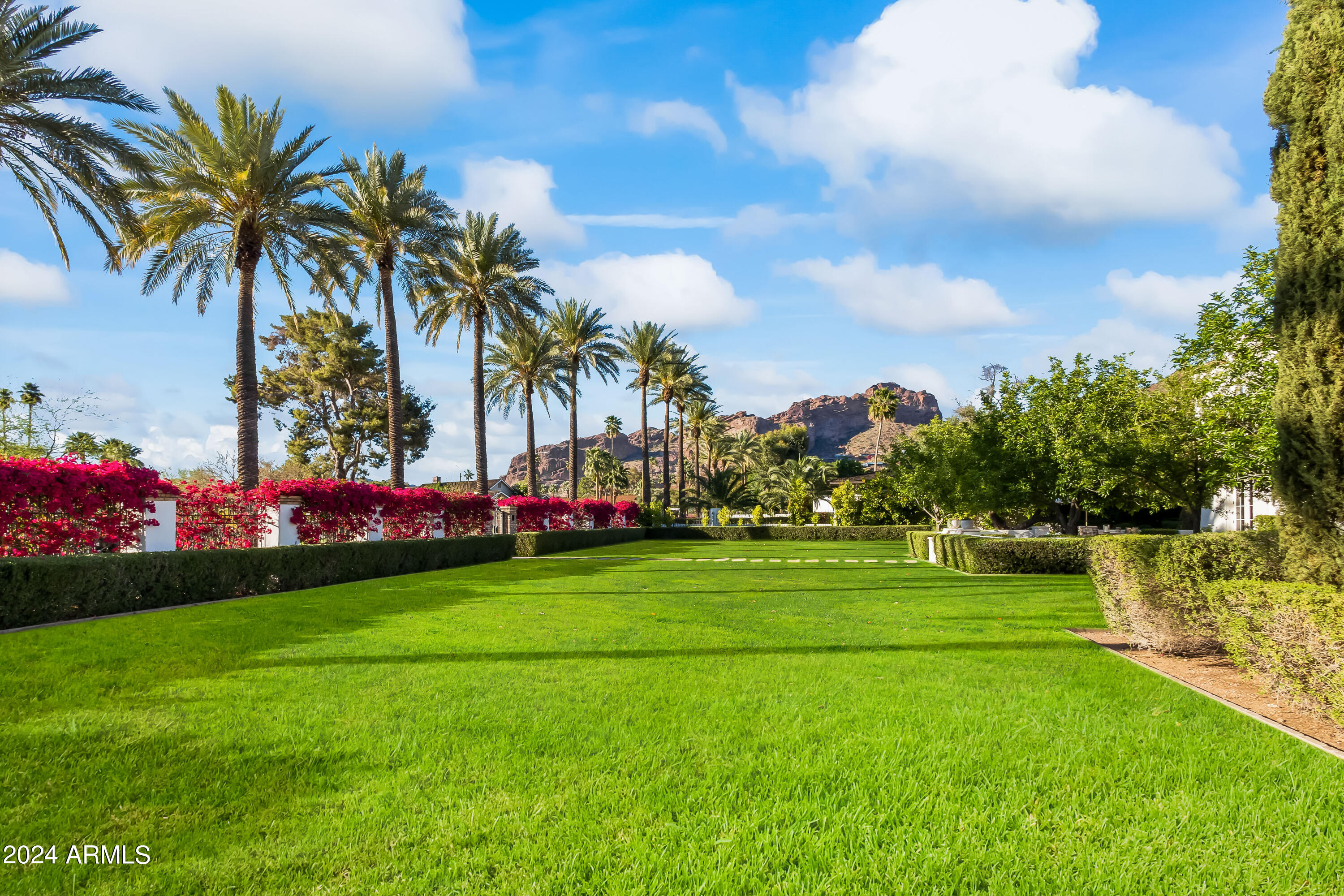 4615 N LAUNFAL Avenue