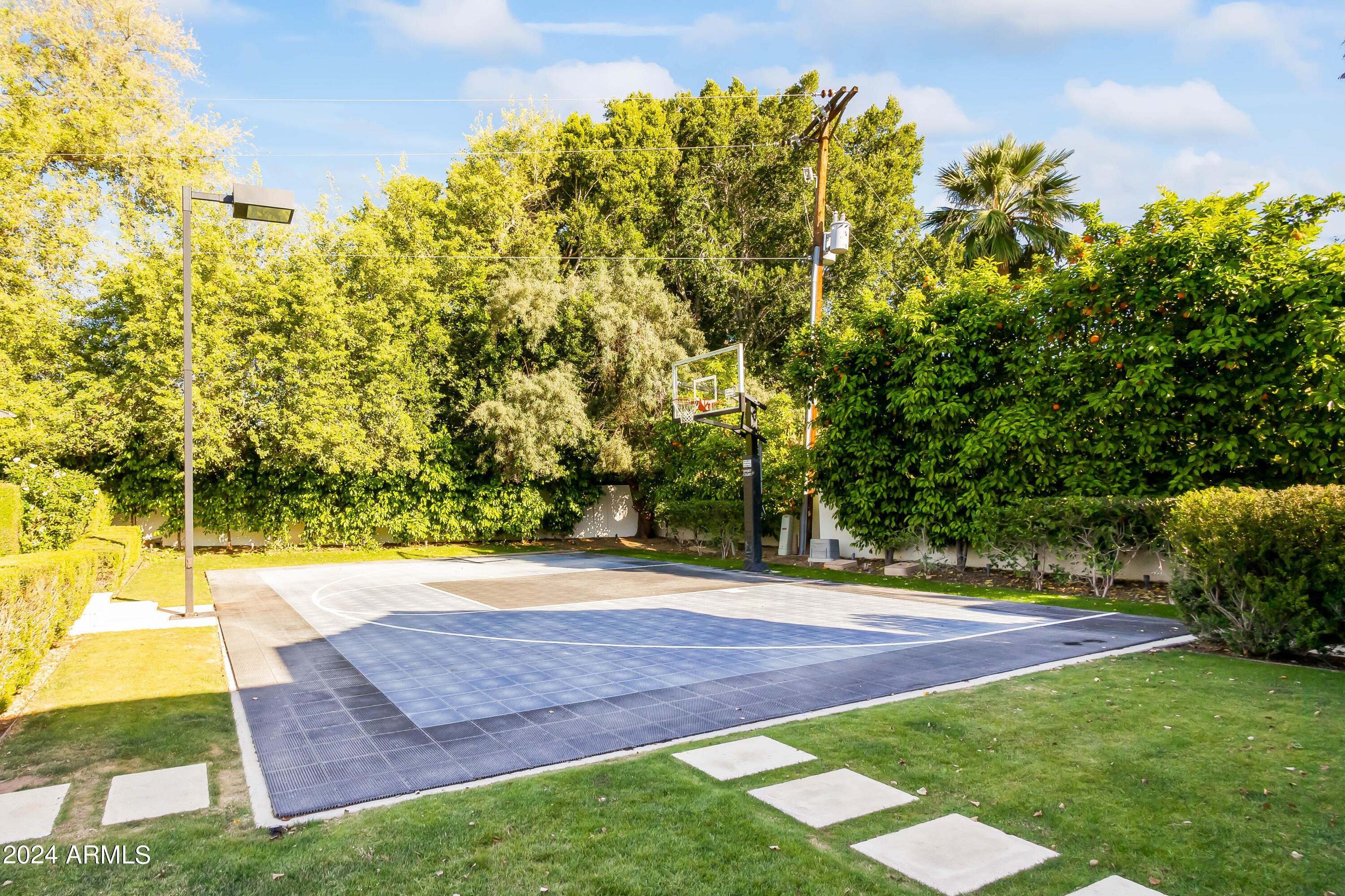 4615 N LAUNFAL Avenue