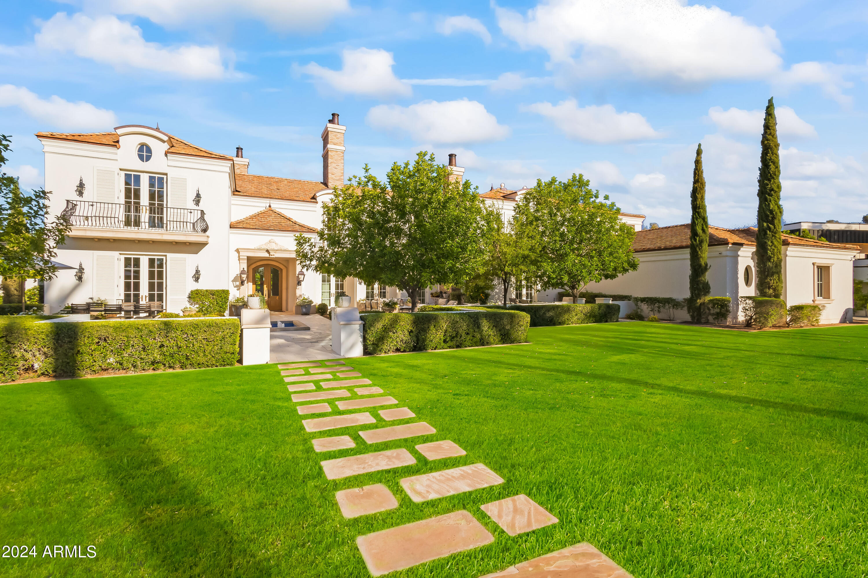 4615 N LAUNFAL Avenue